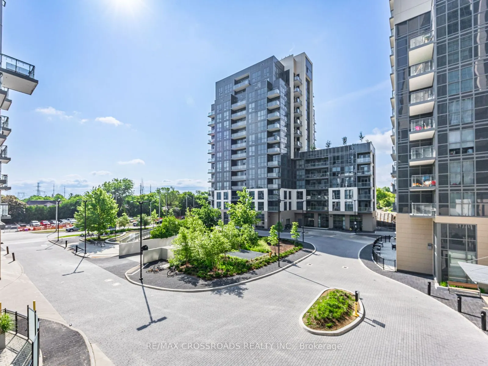 30 Meadowglen Place, #220