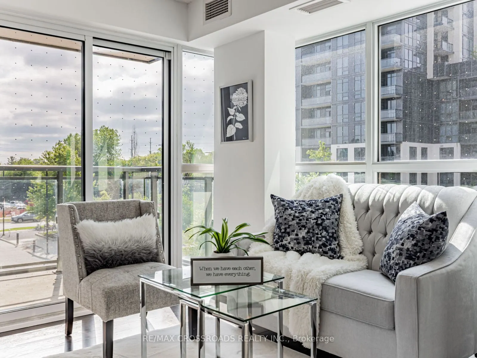 30 Meadowglen Place, #220