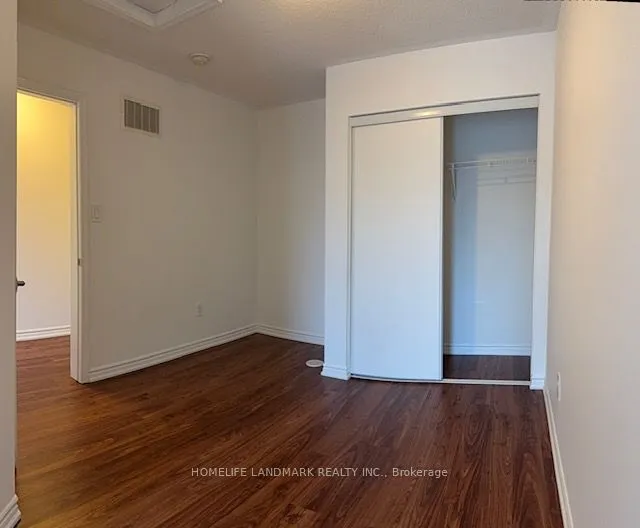 15 Heron Park Place S, #14