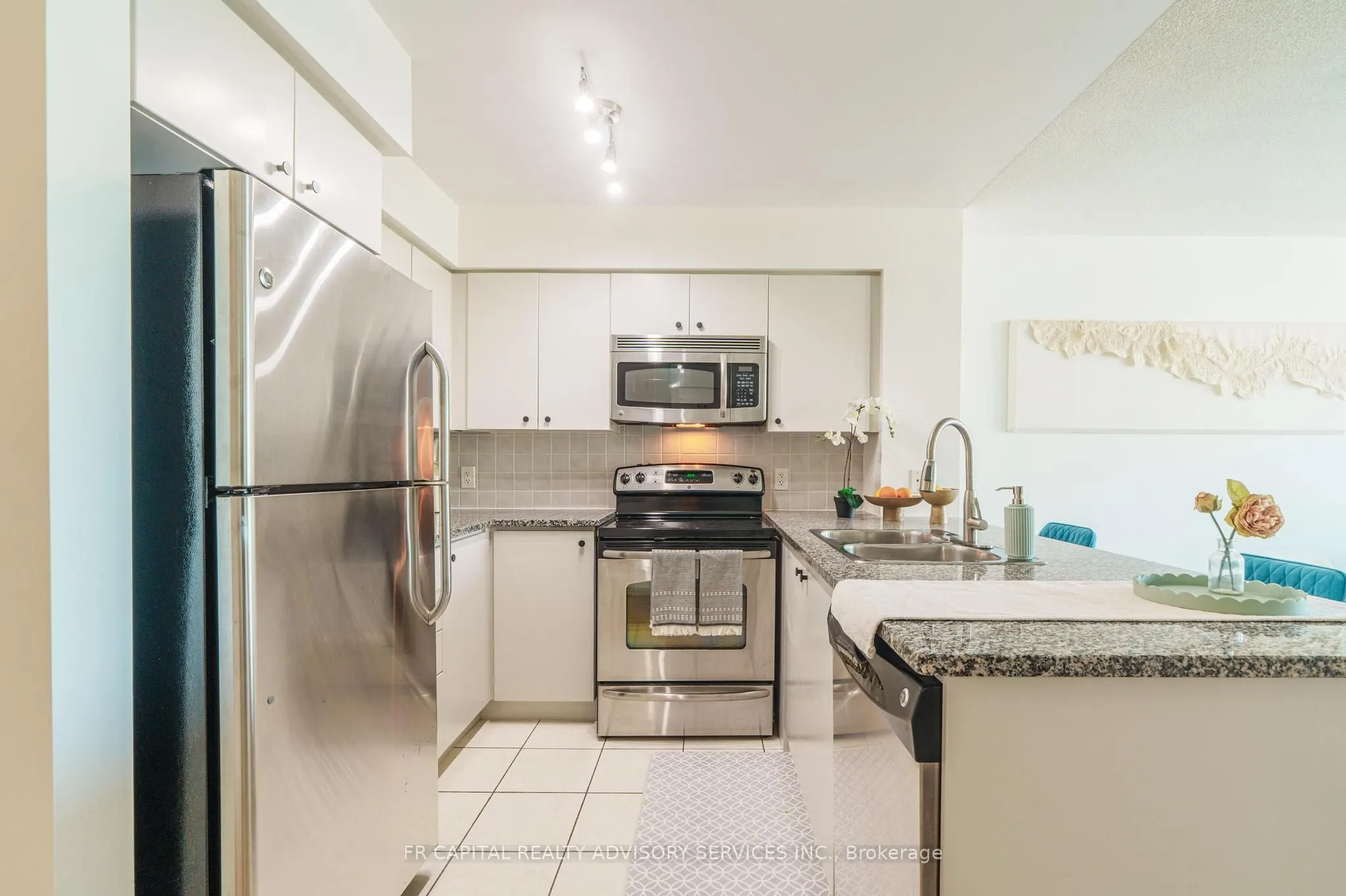 68 Grangeway Avenue, #1102