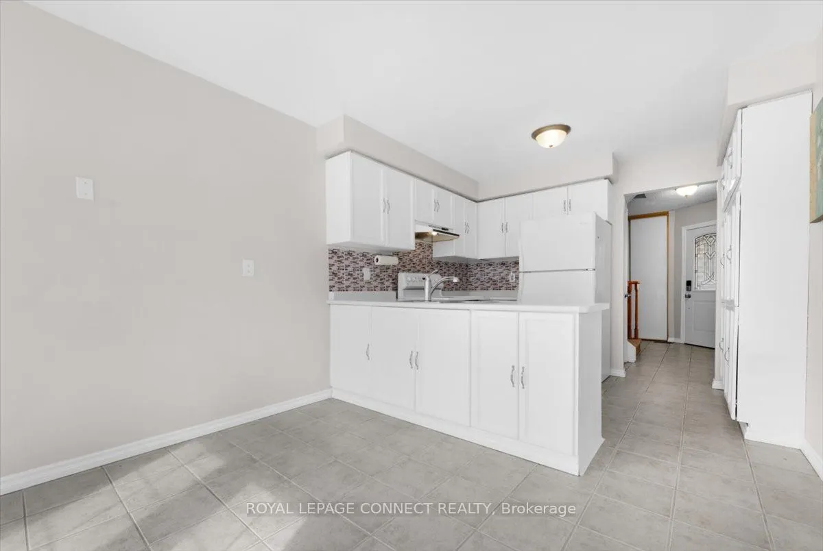 54 Parklawn Drive W