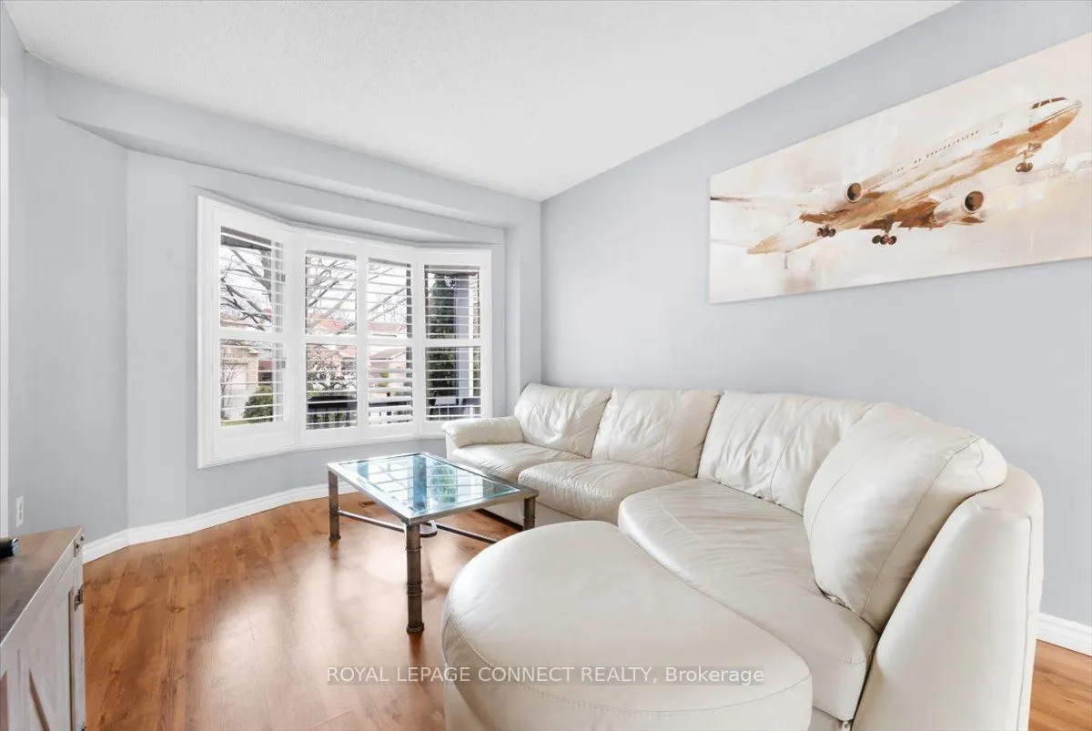 54 Parklawn Drive W