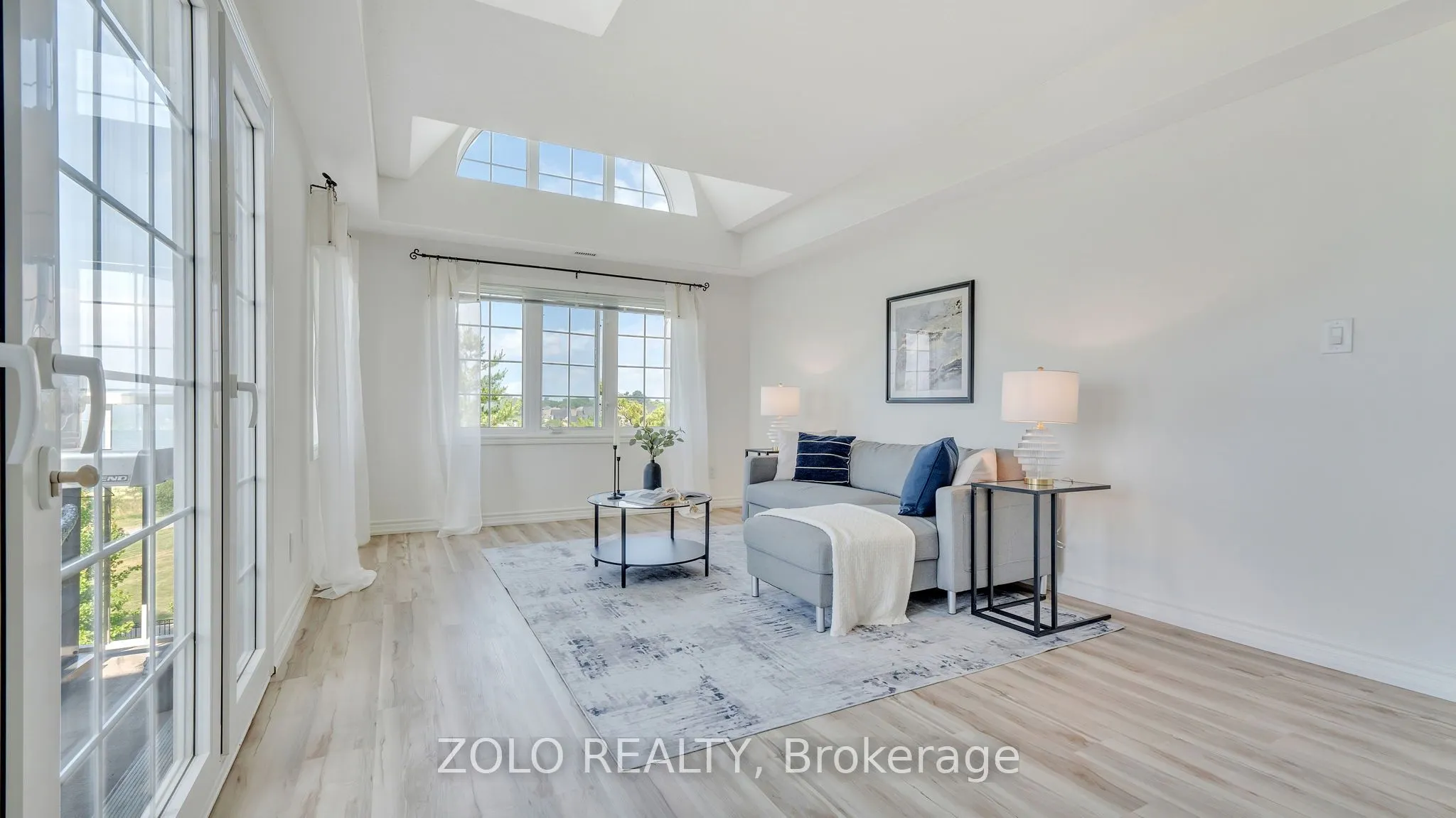 395 Lakebreeze Drive, #301