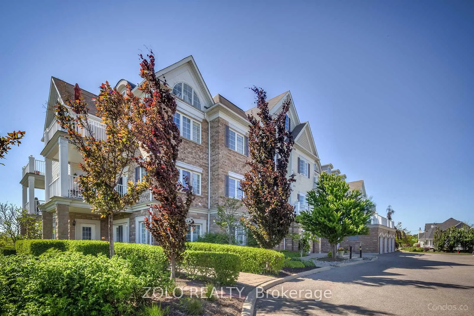 395 Lakebreeze Drive, #301