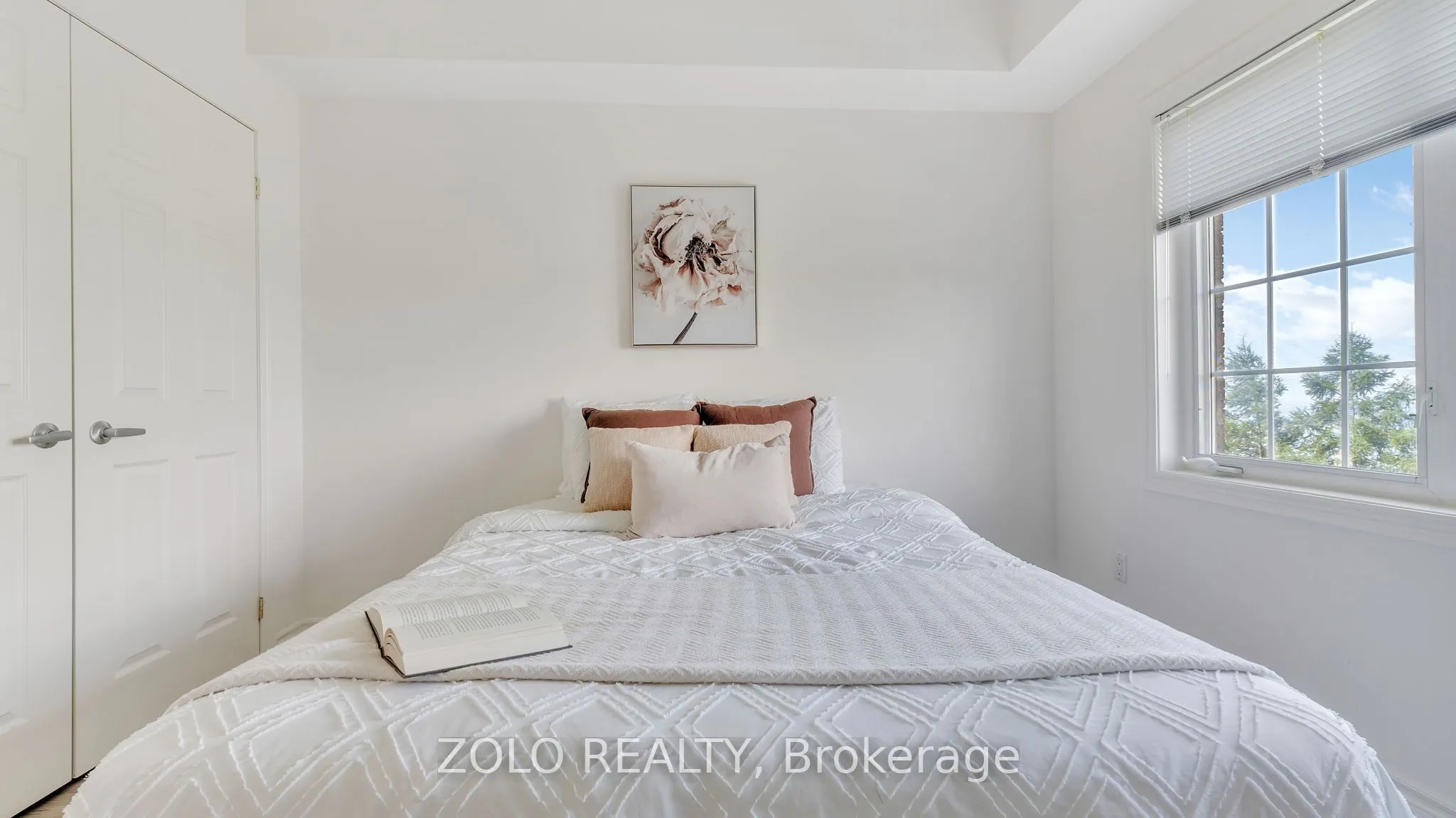 395 Lakebreeze Drive, #301