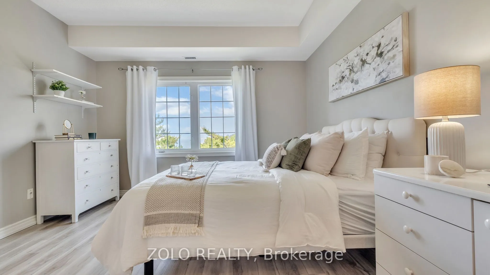 395 Lakebreeze Drive, #301