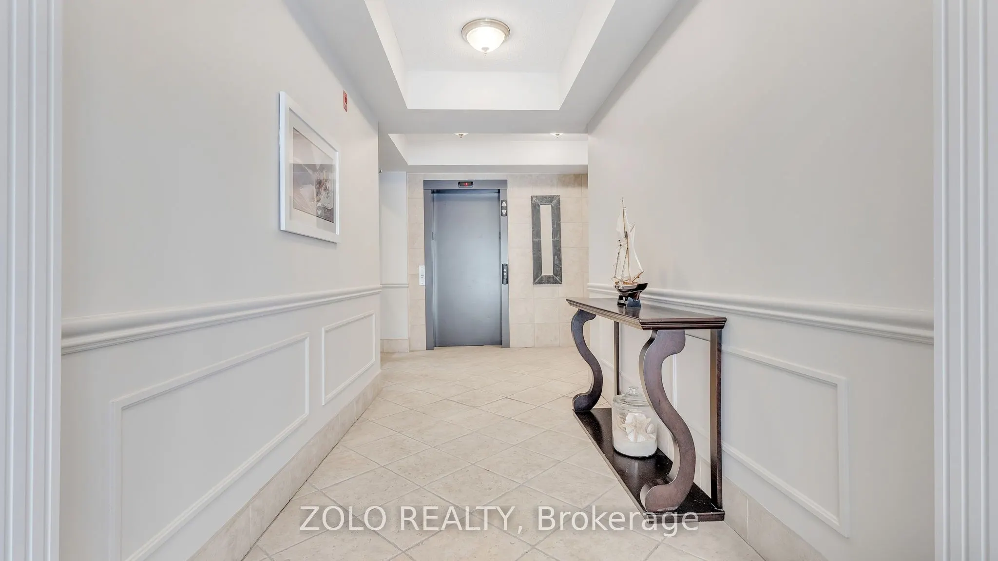 395 Lakebreeze Drive, #301
