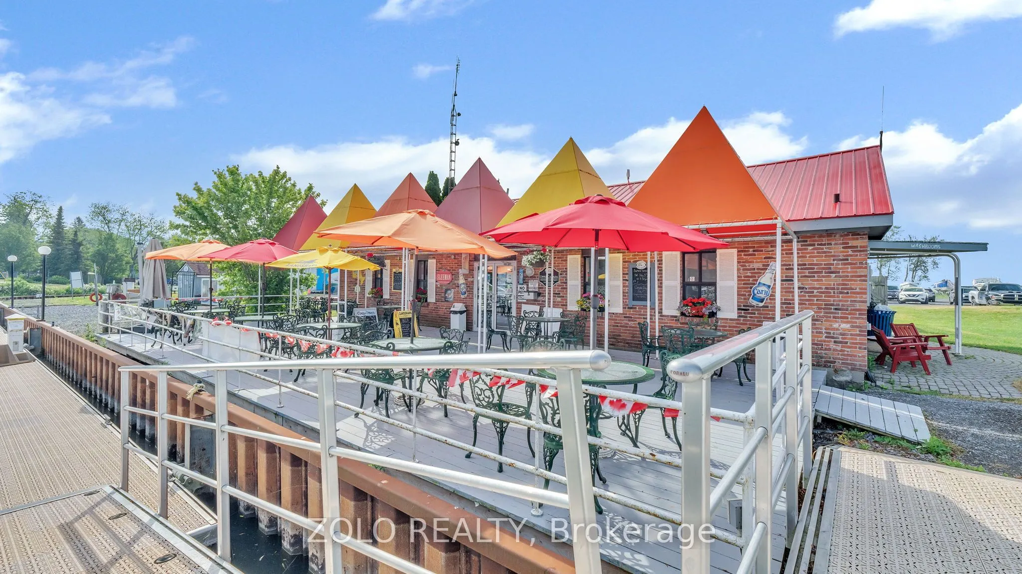 395 Lakebreeze Drive, #301