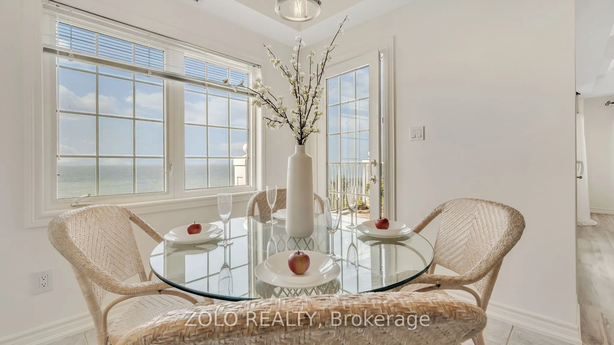 395 Lakebreeze Drive, #301