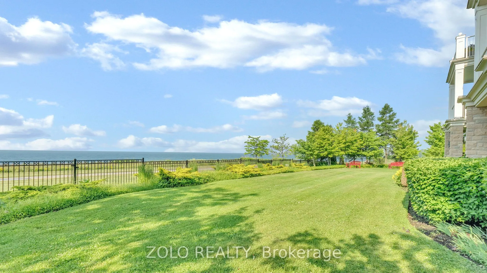 395 Lakebreeze Drive, #301