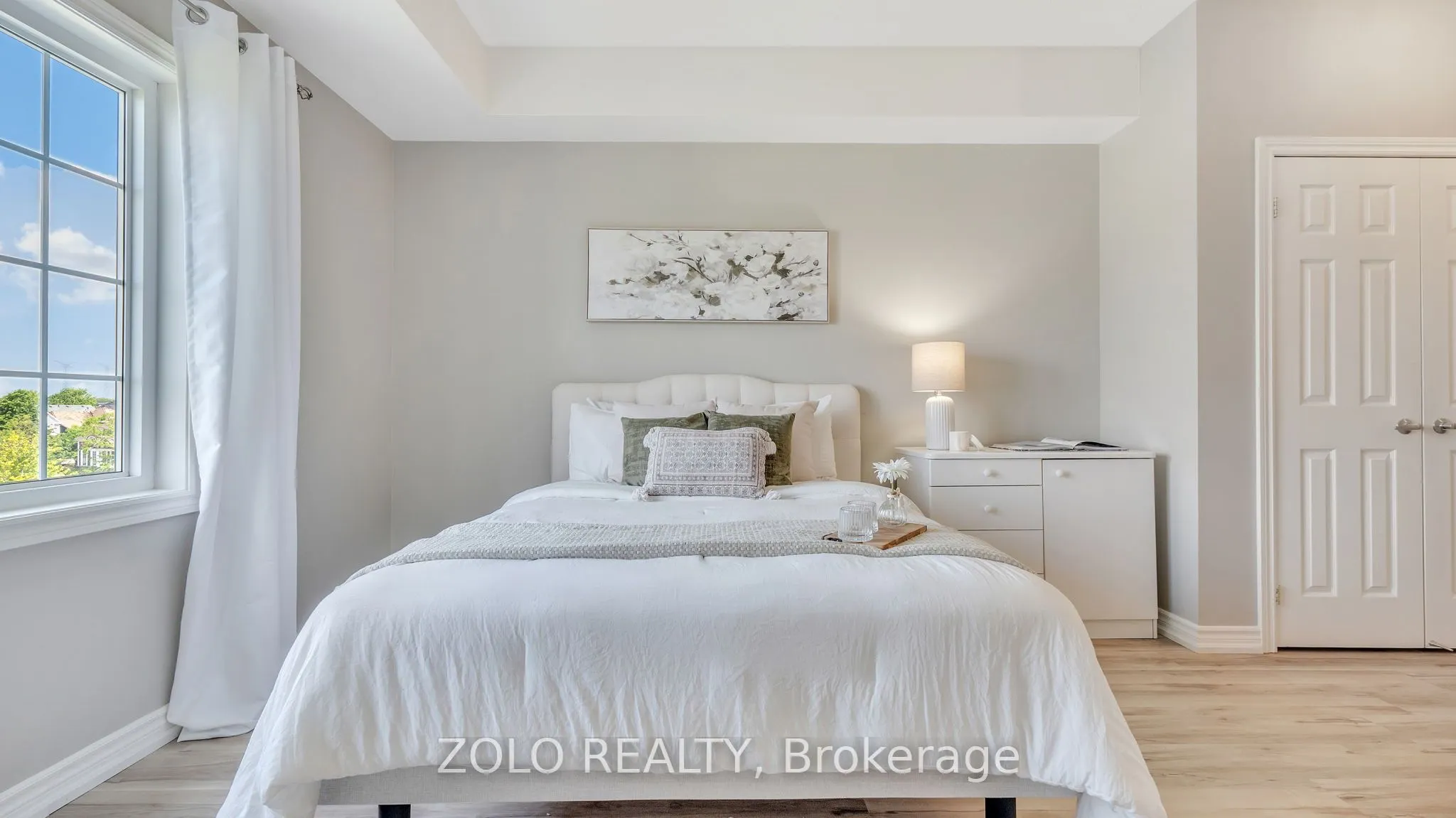395 Lakebreeze Drive, #301