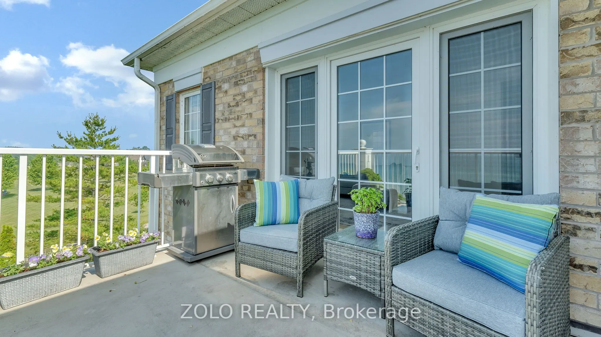 395 Lakebreeze Drive, #301