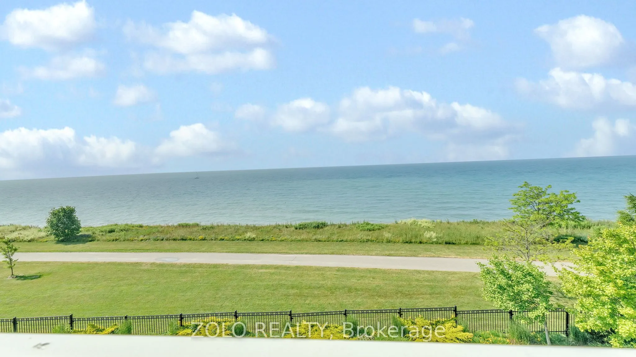 395 Lakebreeze Drive, #301