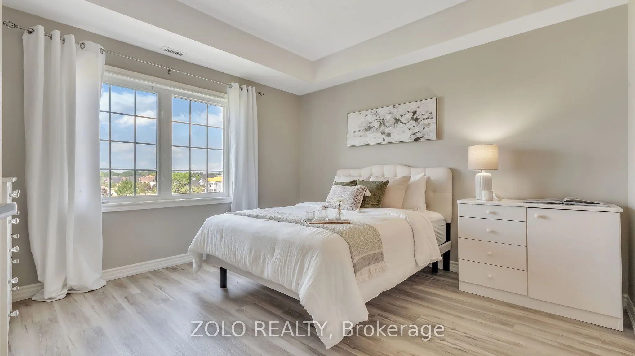395 Lakebreeze Drive, #301