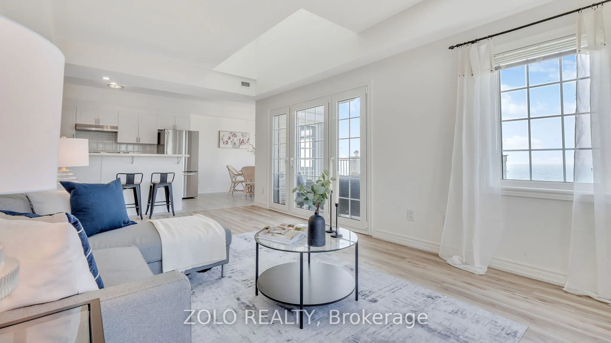 395 Lakebreeze Drive, #301