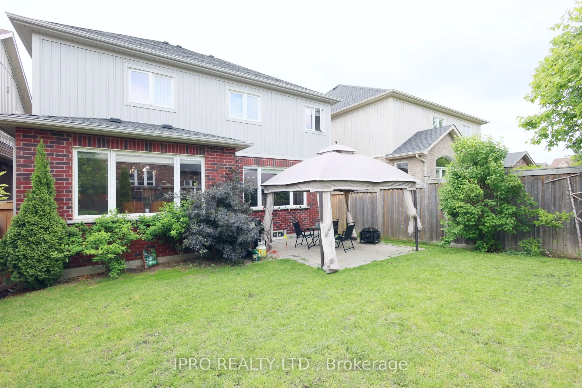 84 Courtney Street