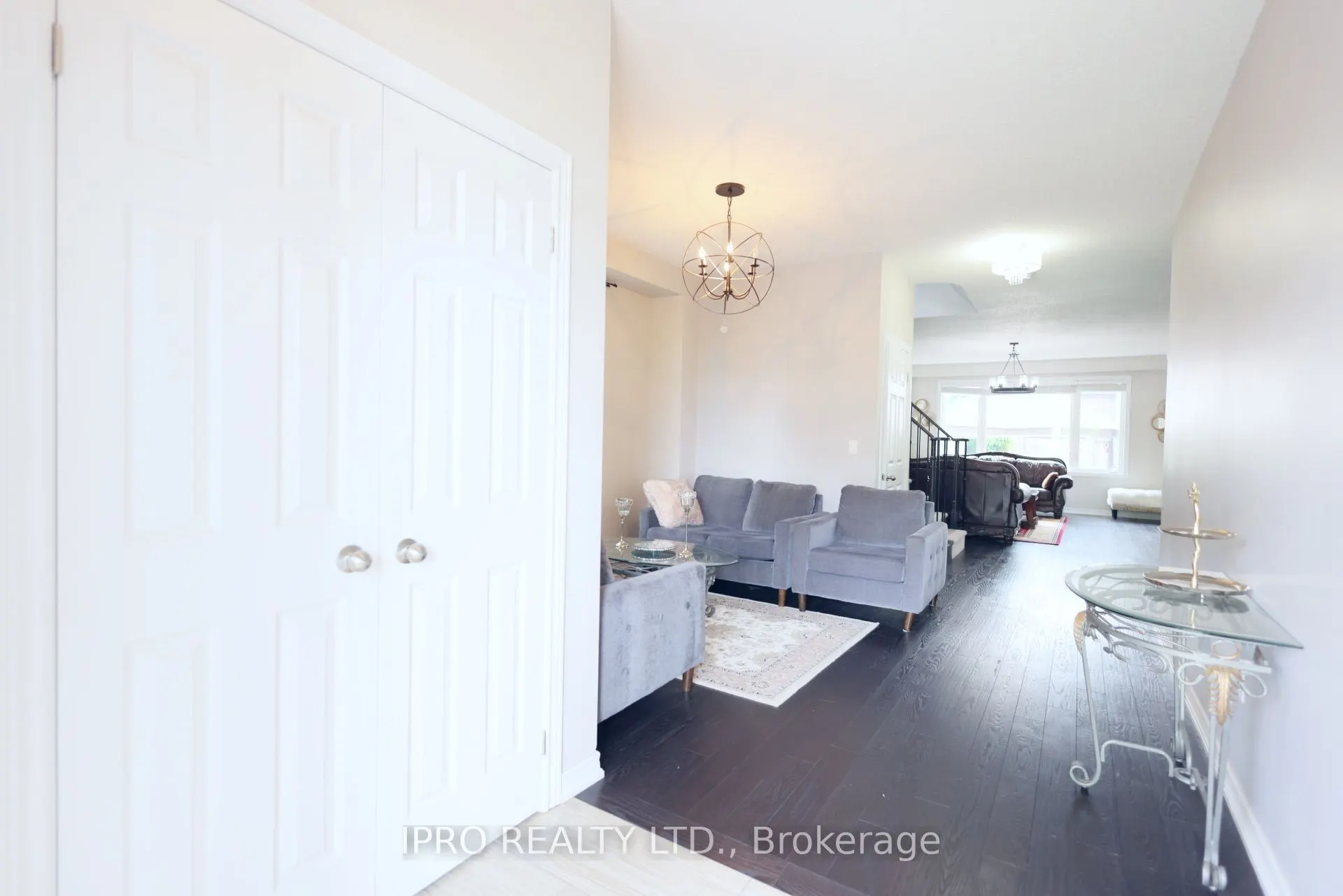 84 Courtney Street