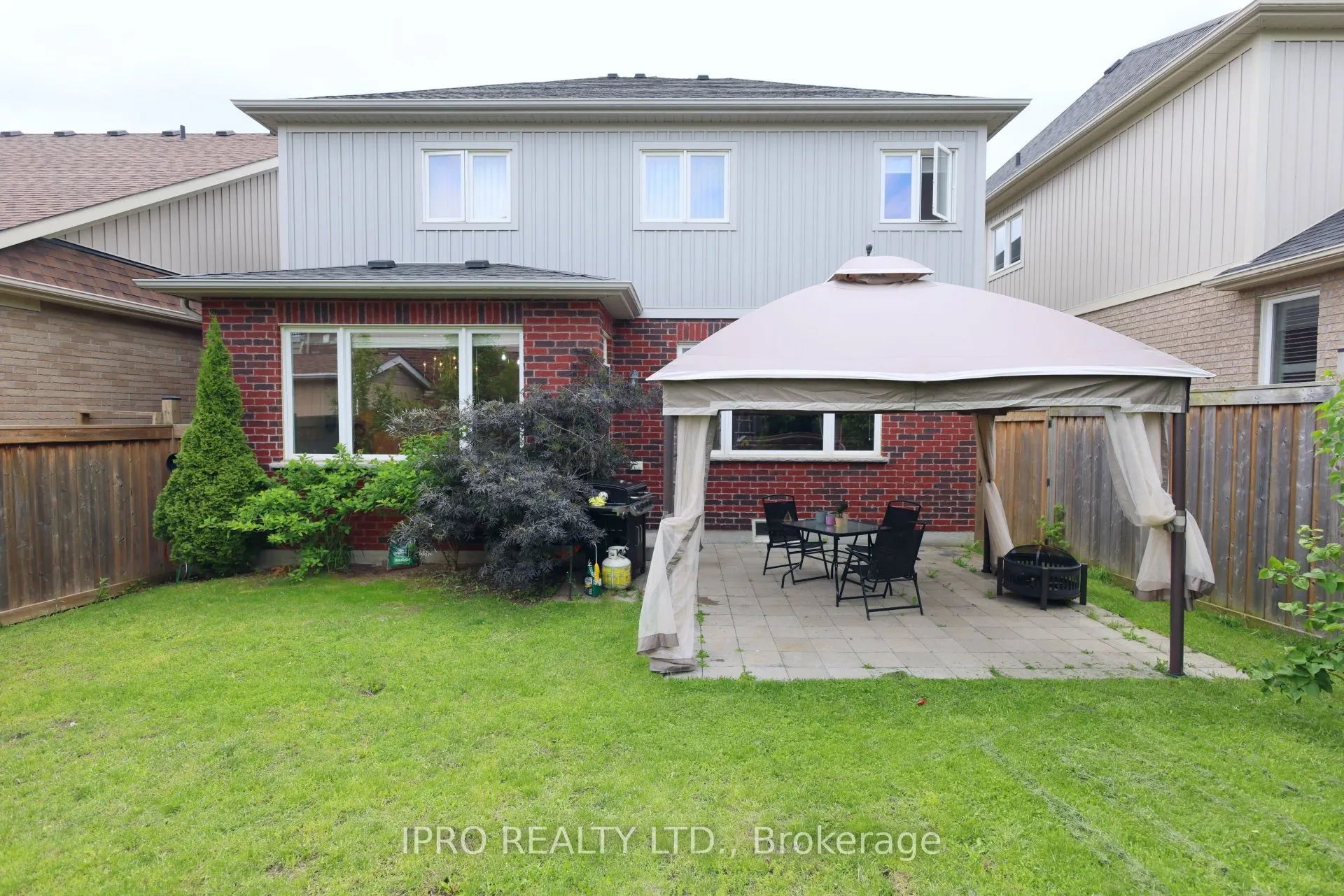84 Courtney Street