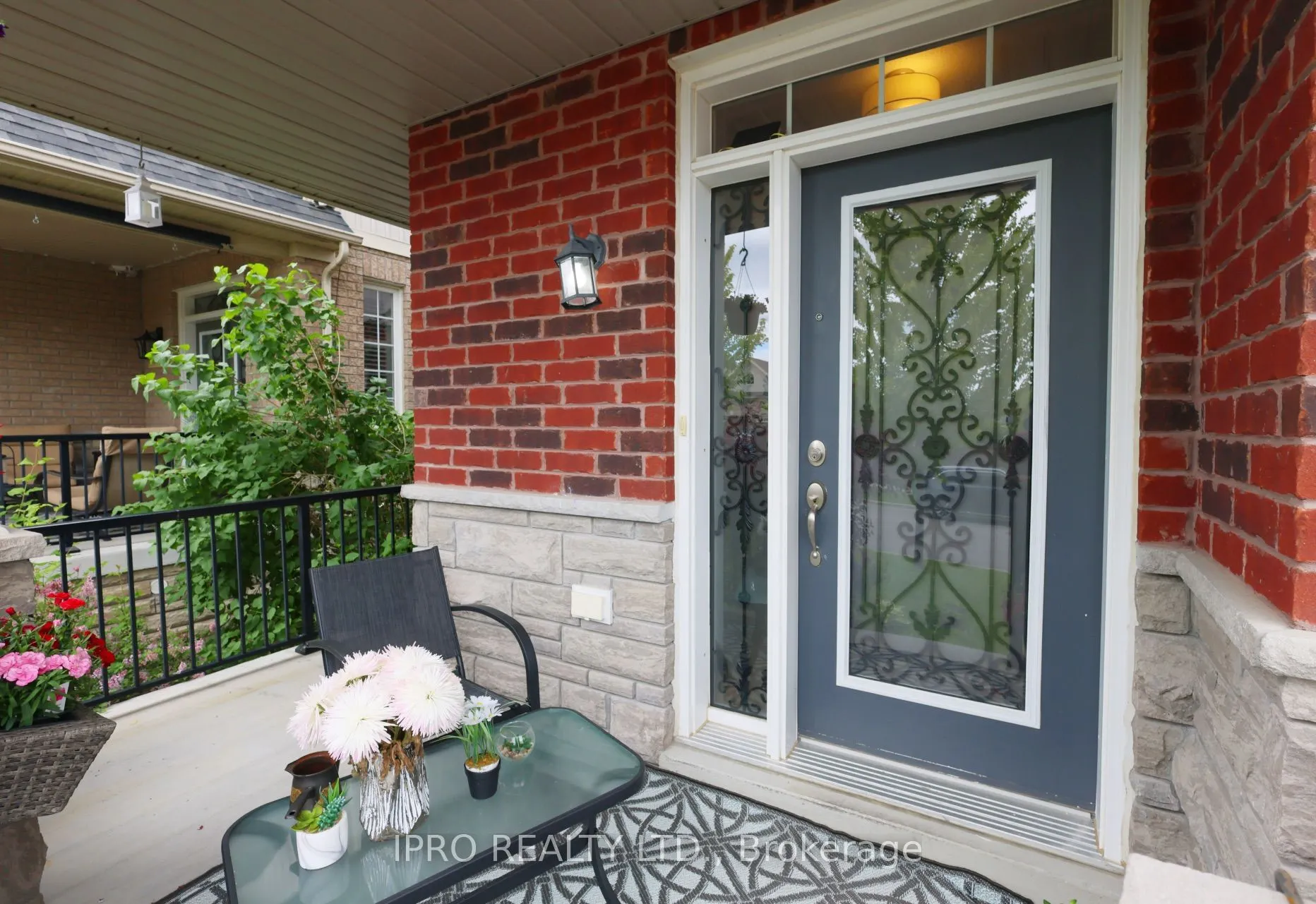 84 Courtney Street
