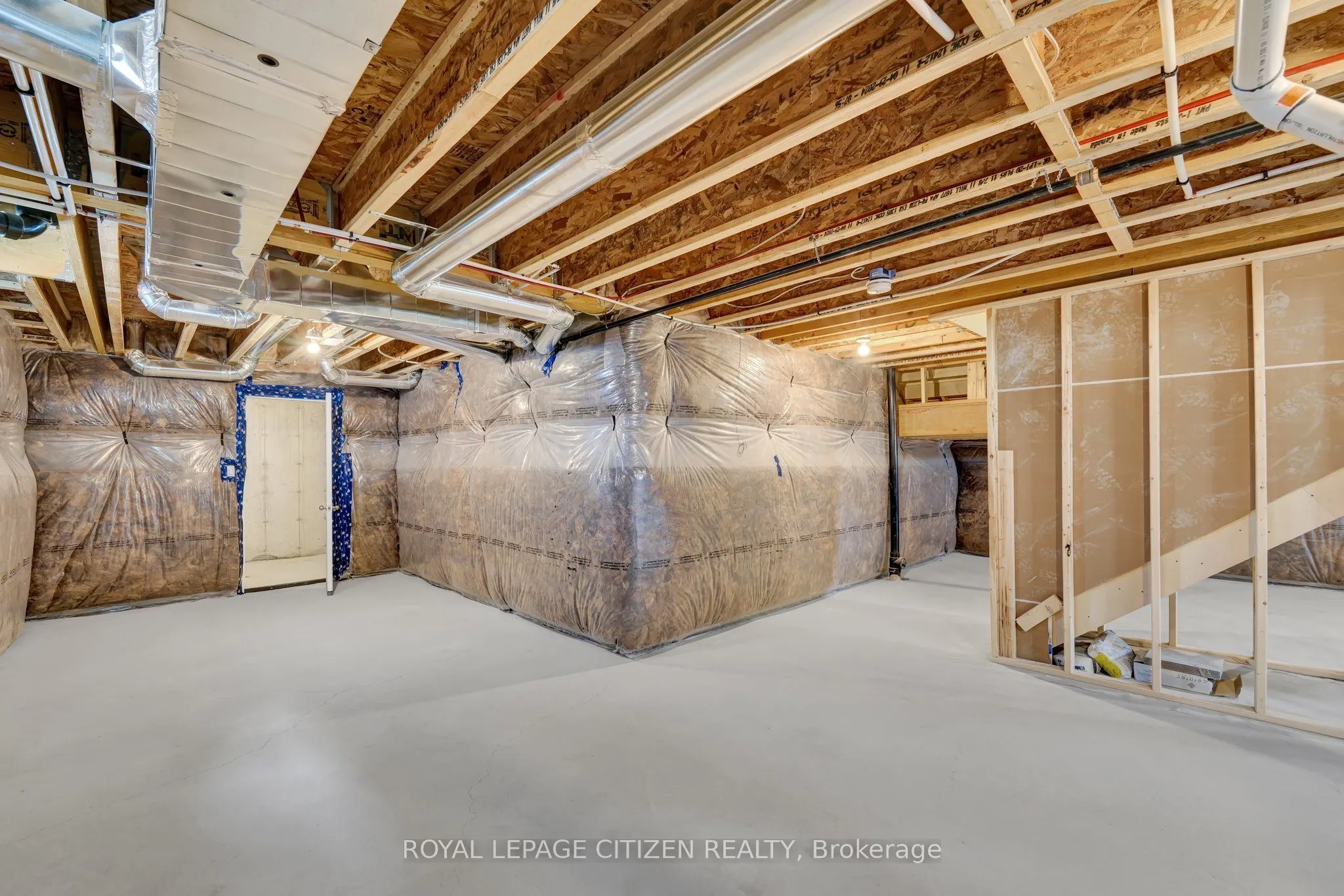 98 North Garden Boulevard W