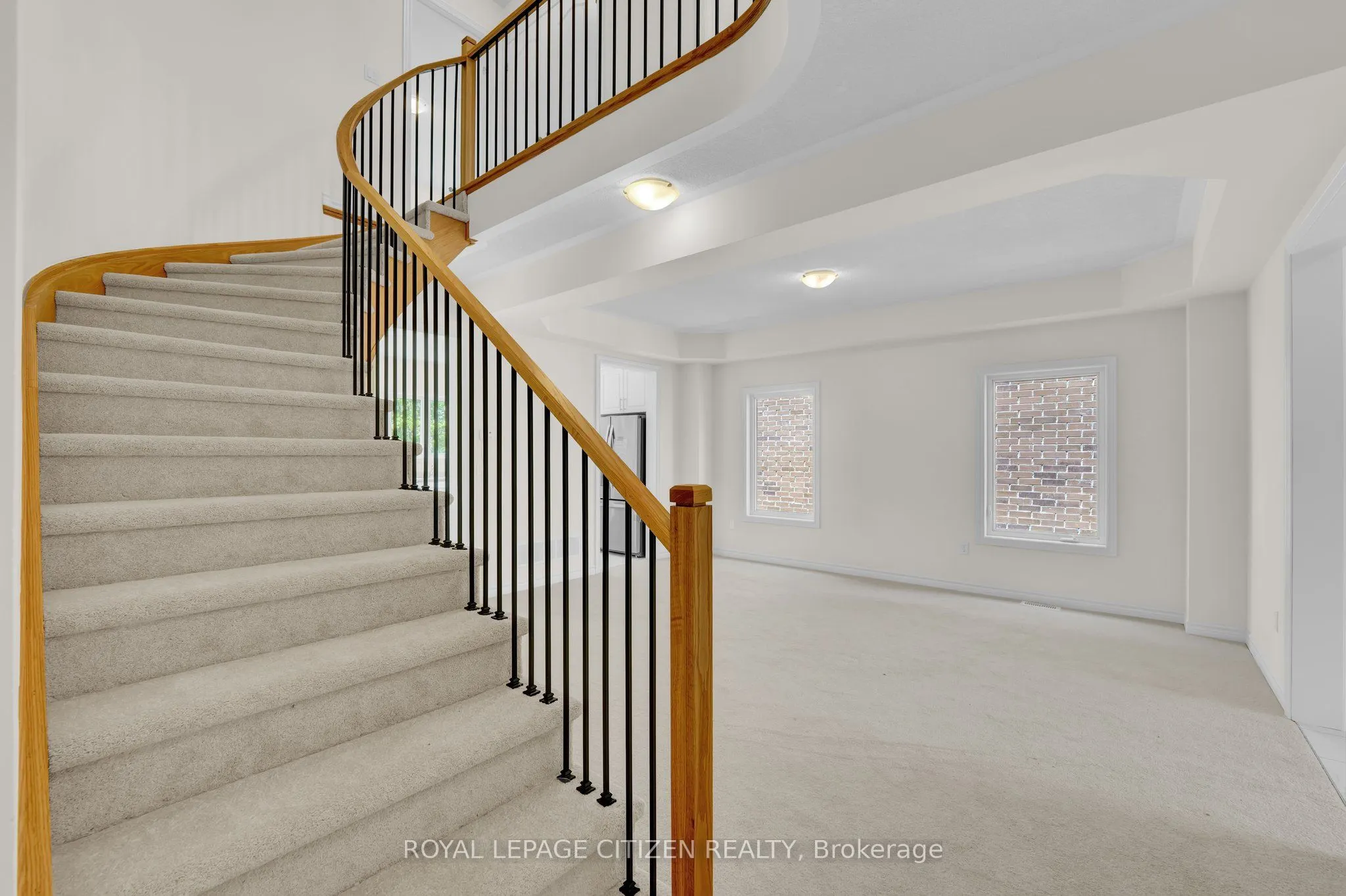 98 North Garden Boulevard W
