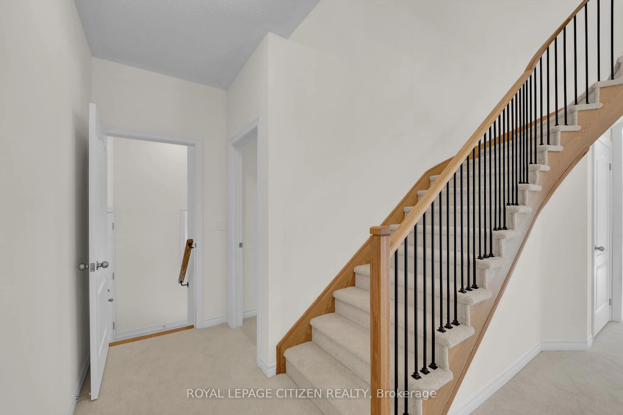 98 North Garden Boulevard W