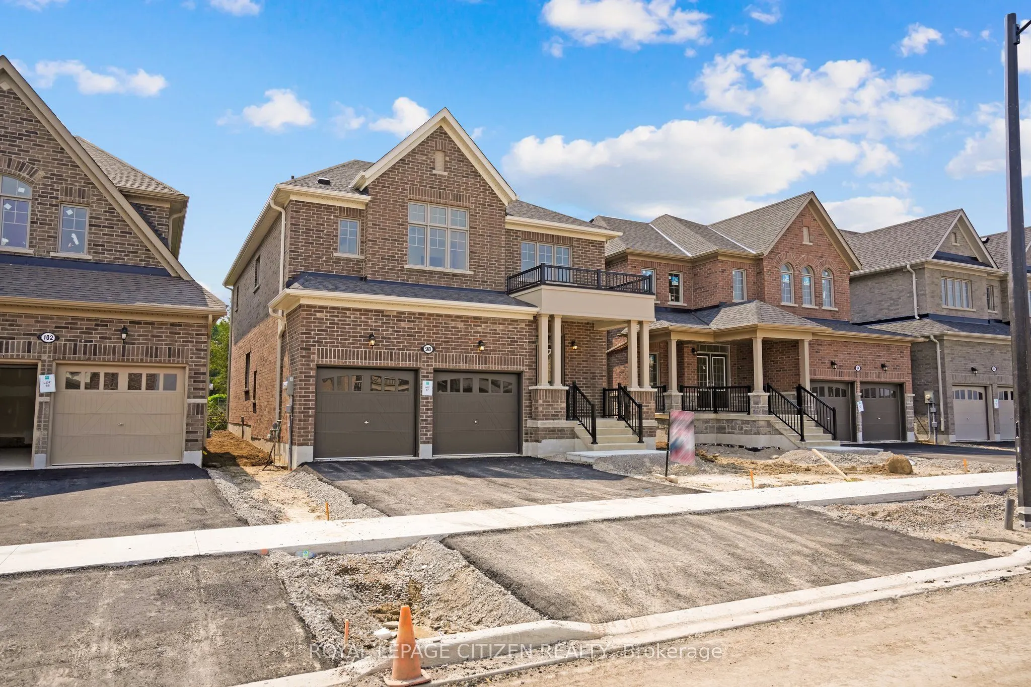 98 North Garden Boulevard W