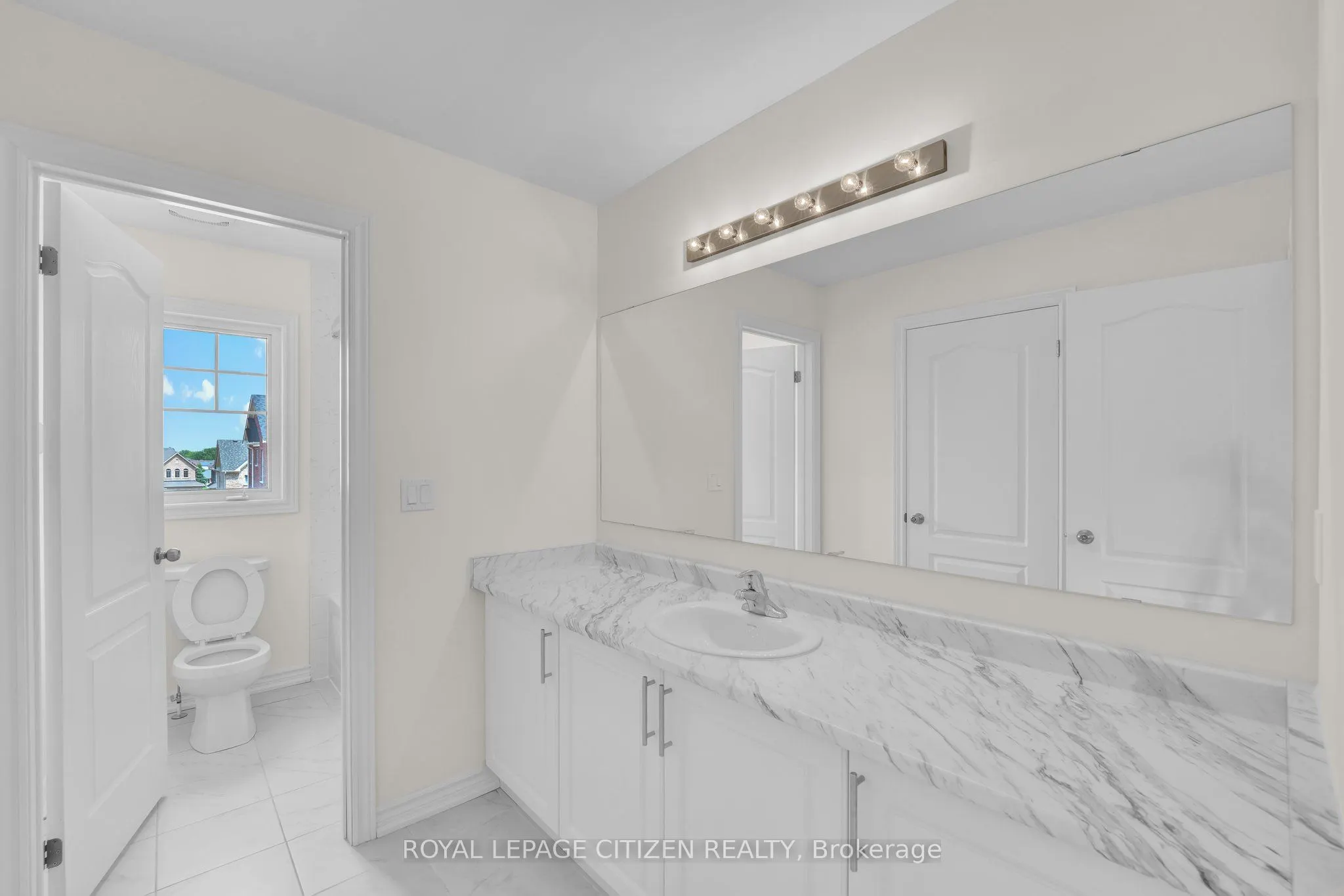 98 North Garden Boulevard W
