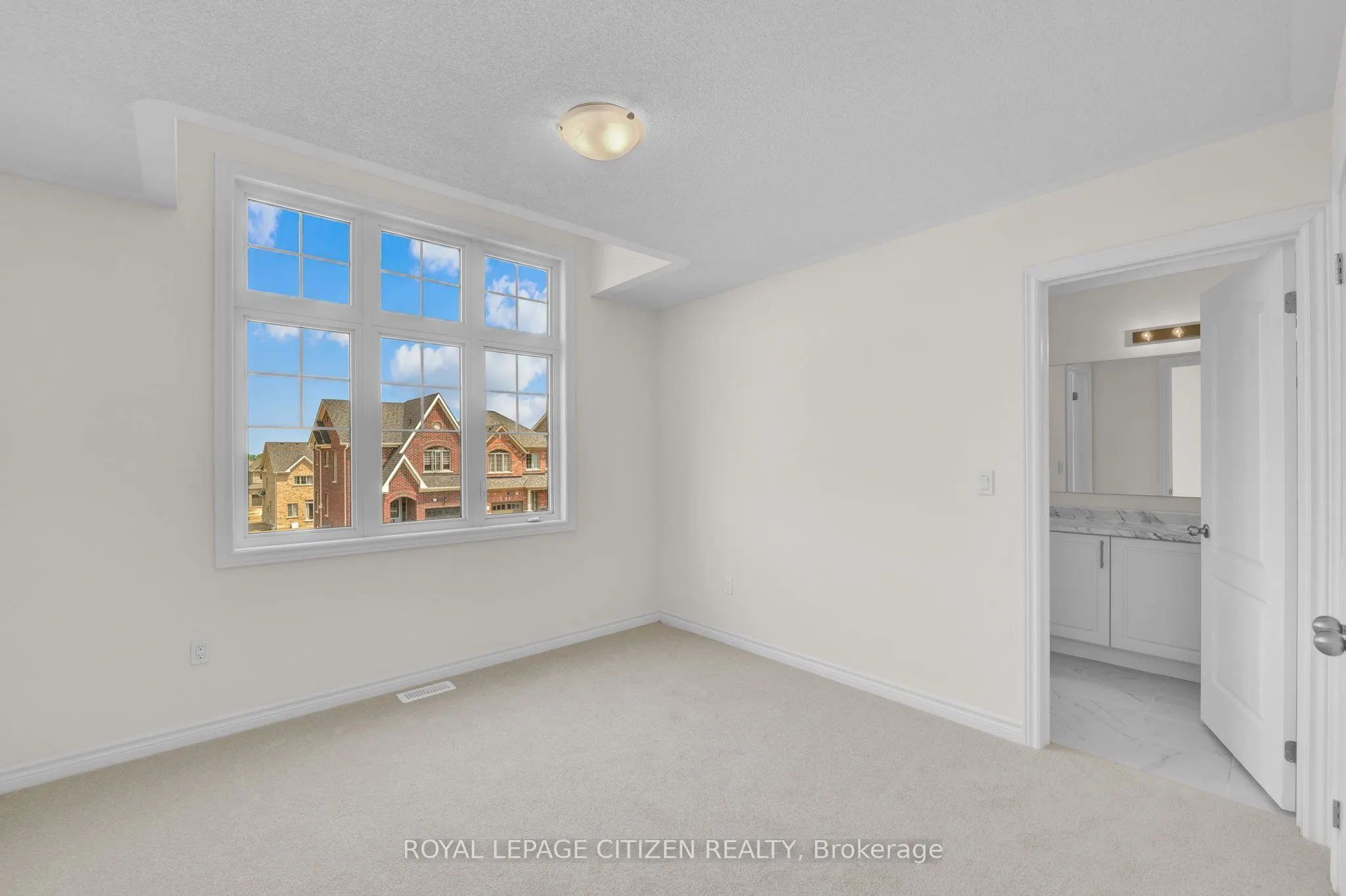 98 North Garden Boulevard W