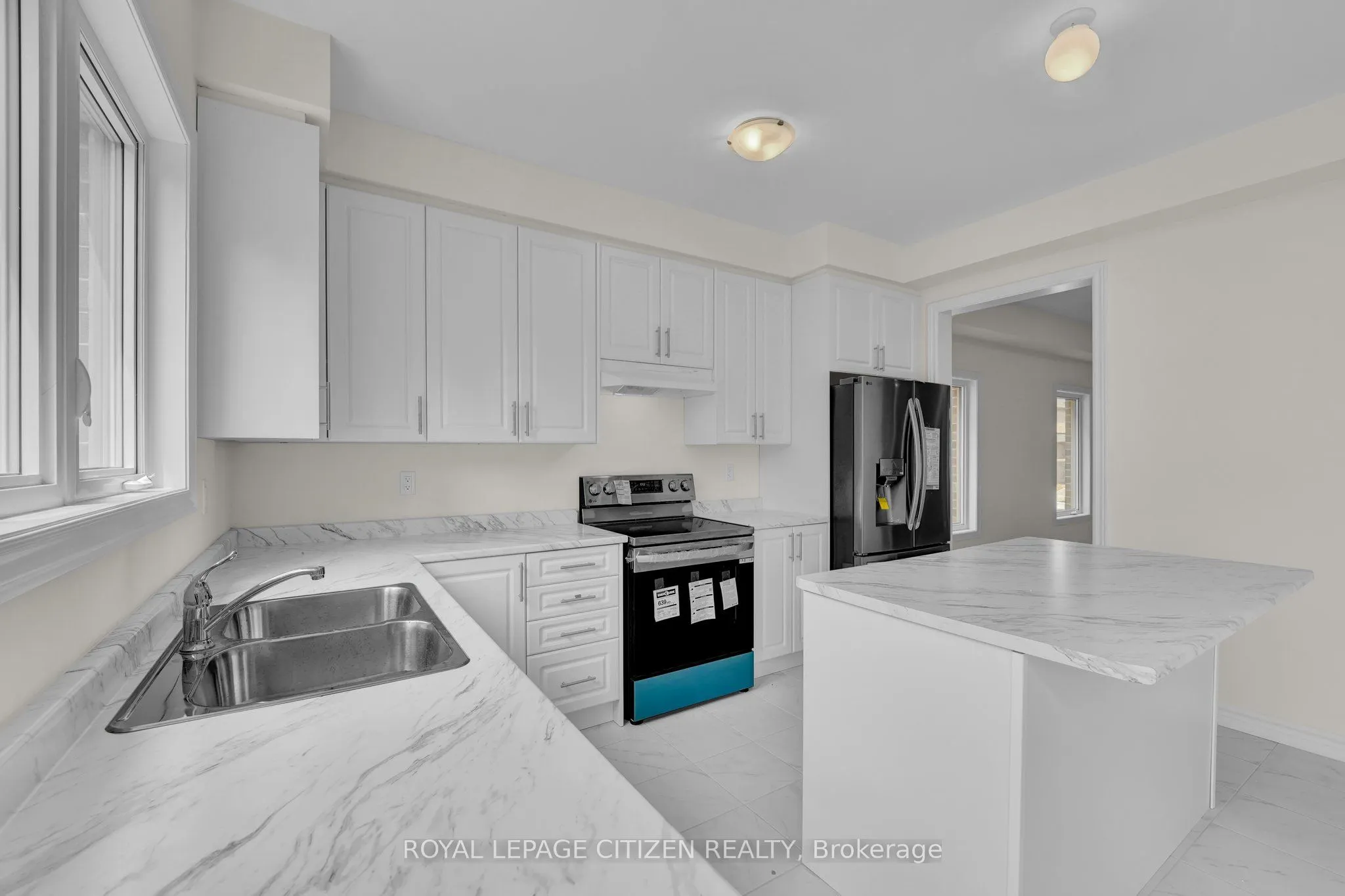 98 North Garden Boulevard W
