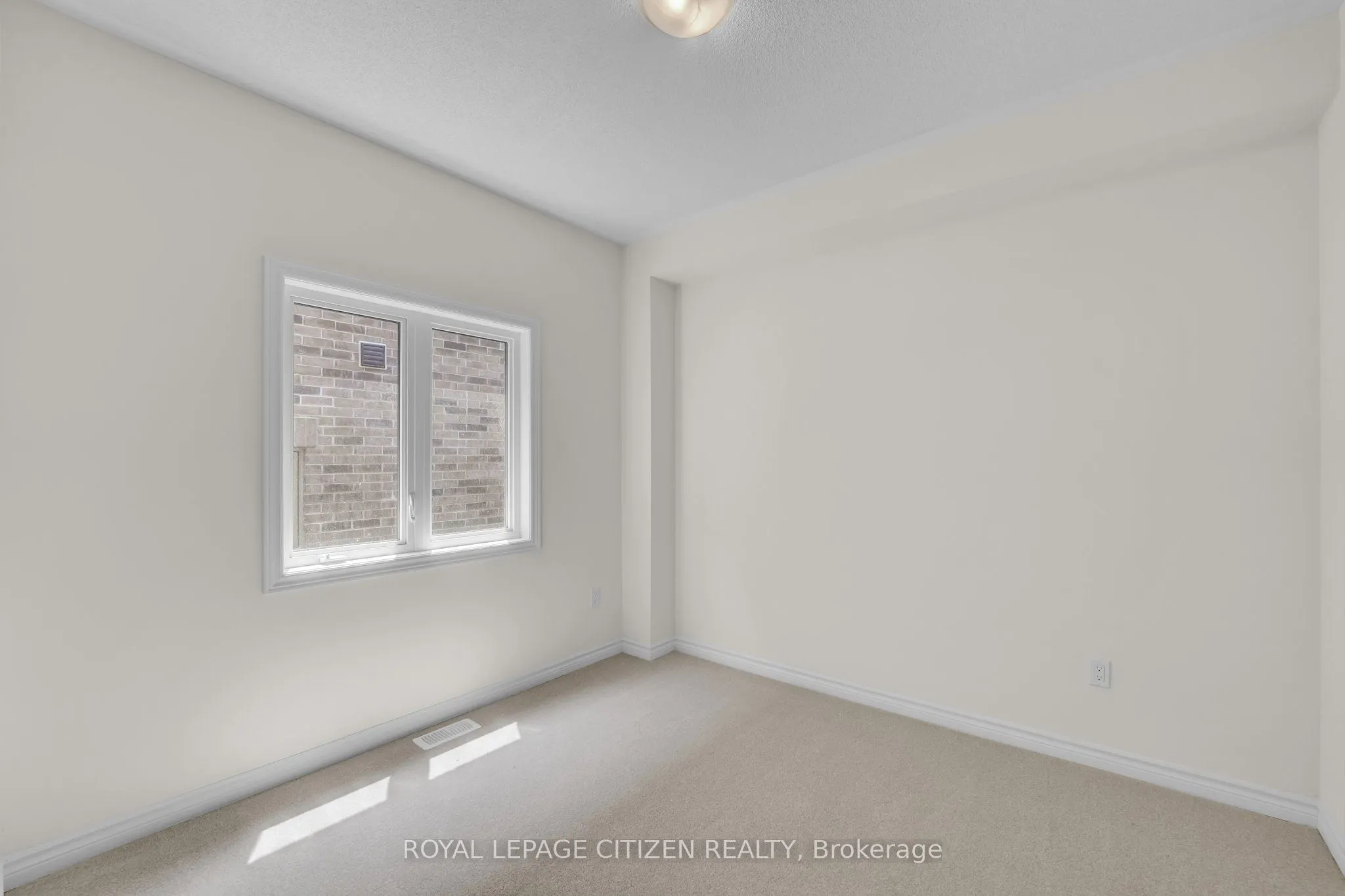98 North Garden Boulevard W