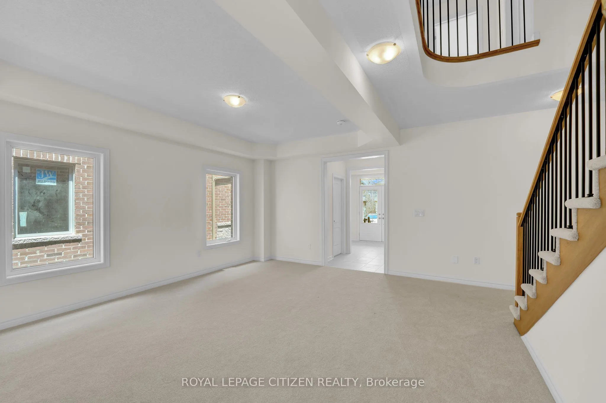 98 North Garden Boulevard W