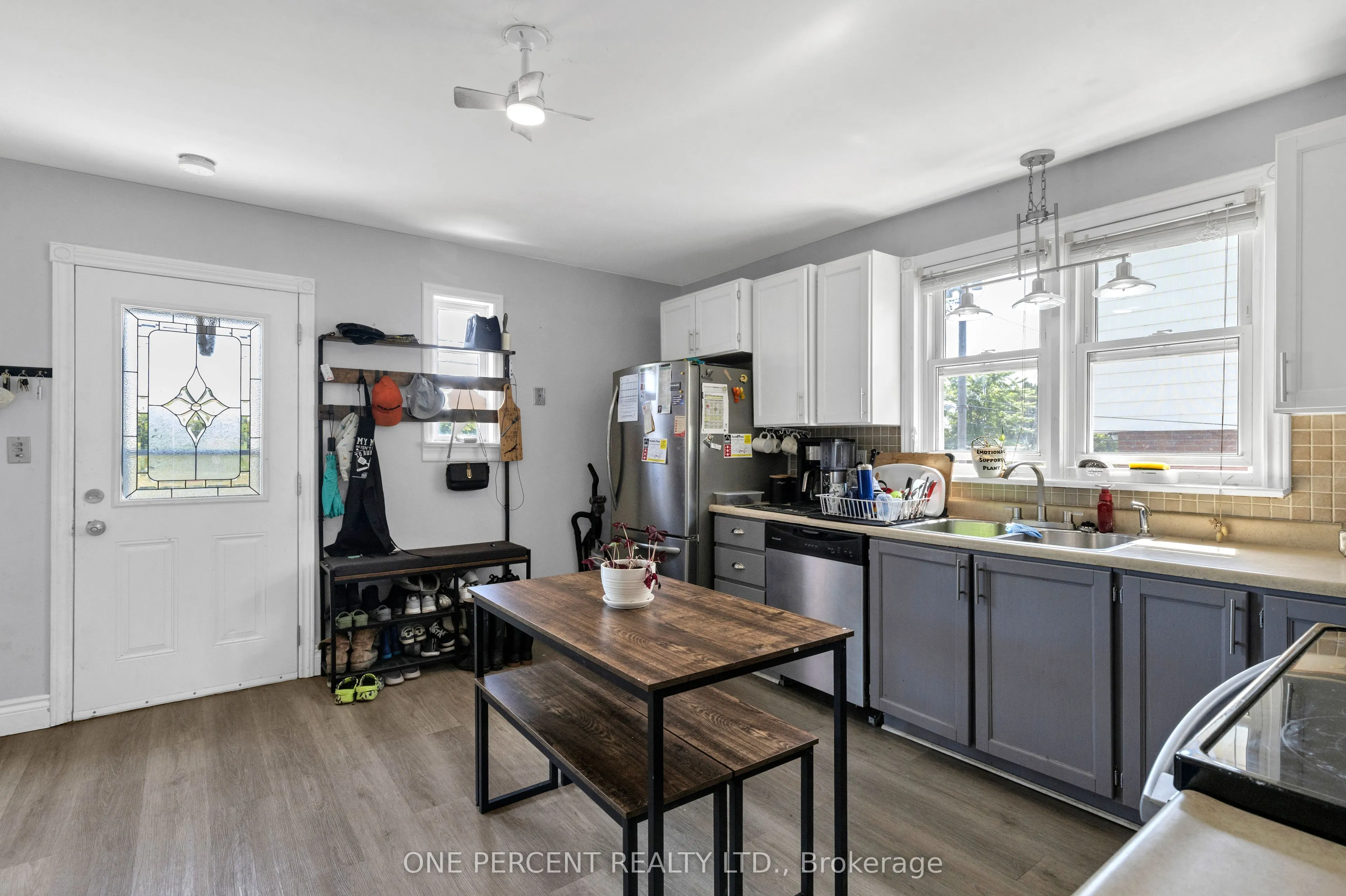 1428 Simcoe Street S