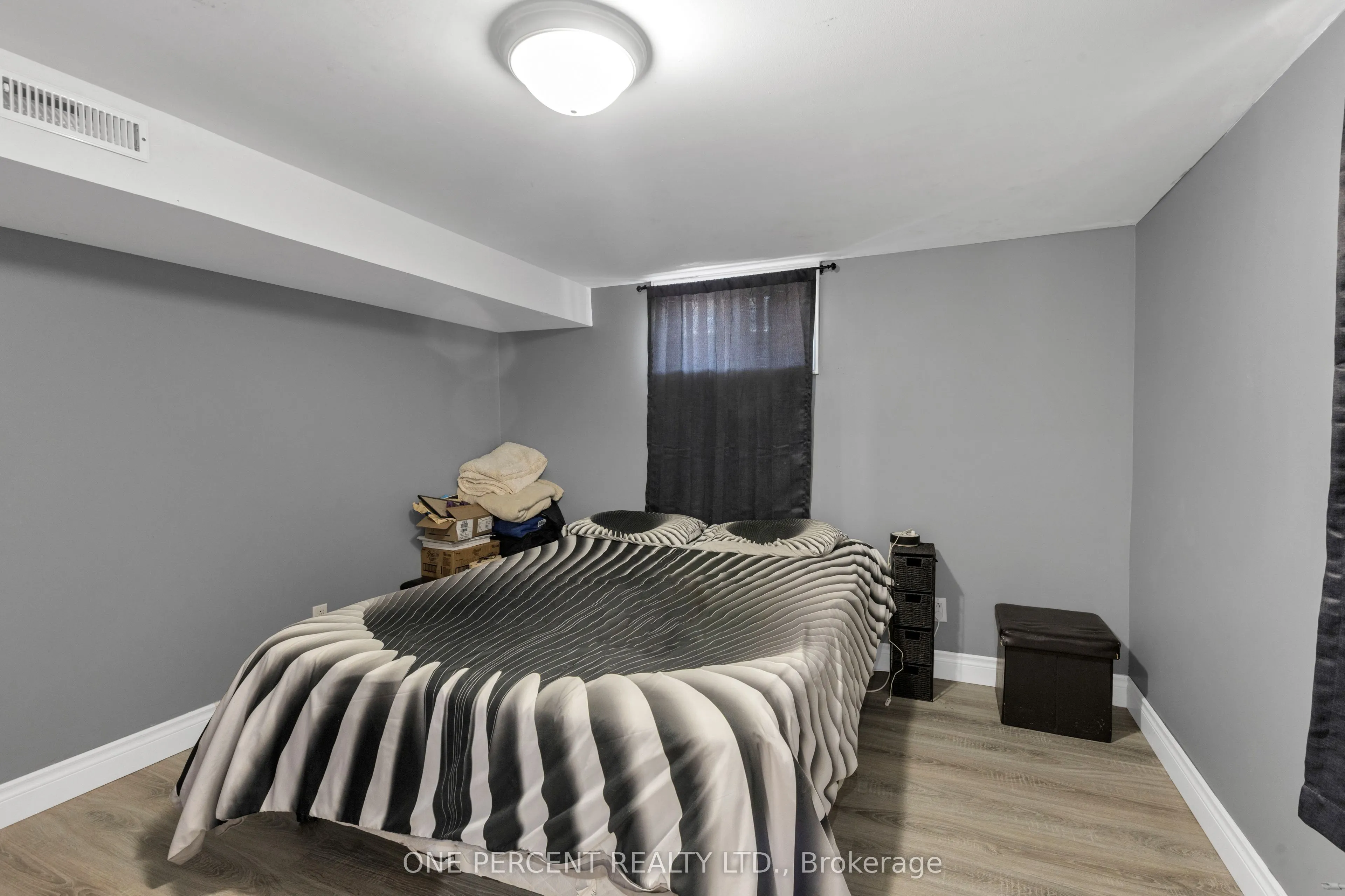 1428 Simcoe Street S