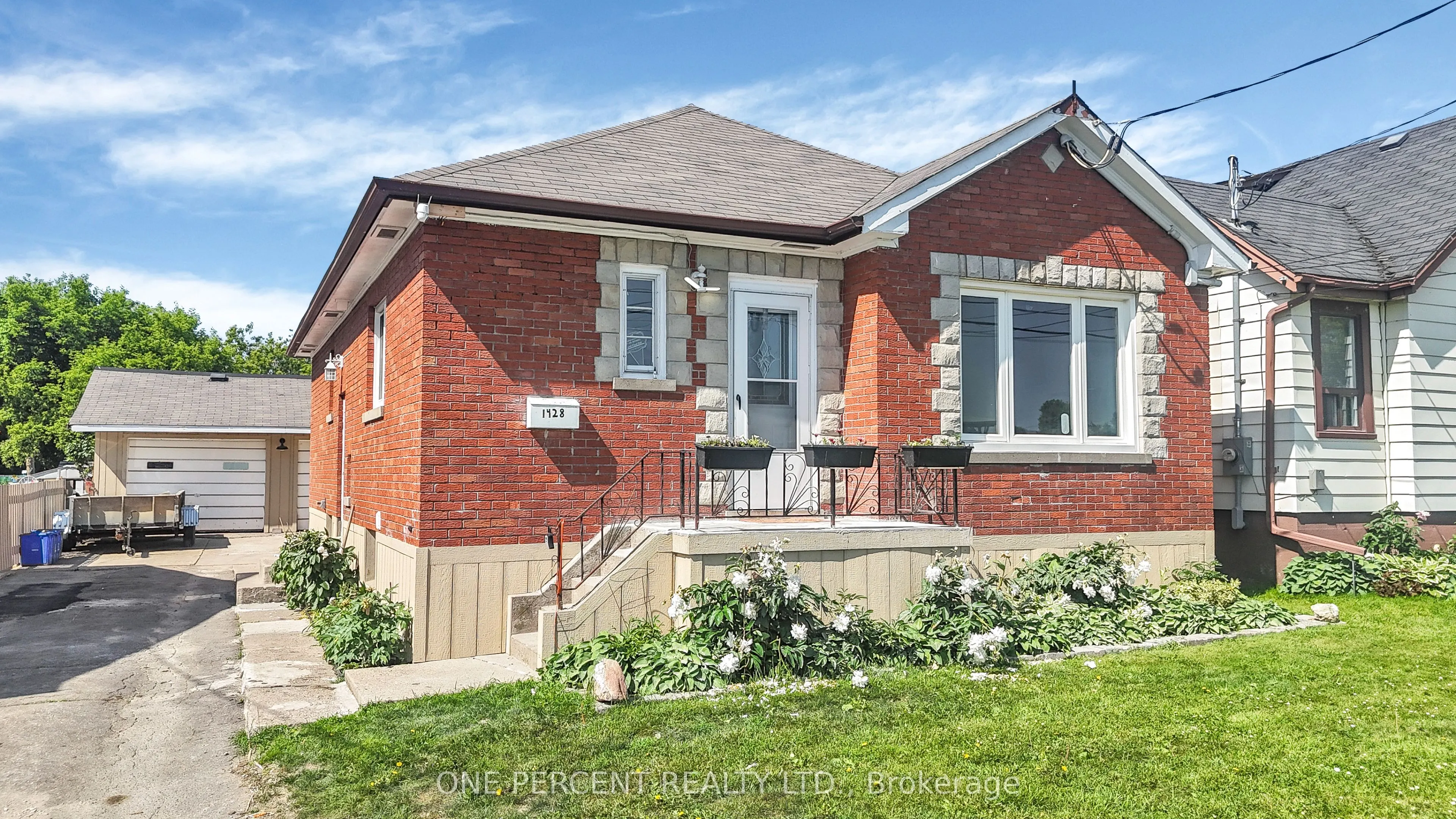 1428 Simcoe Street S