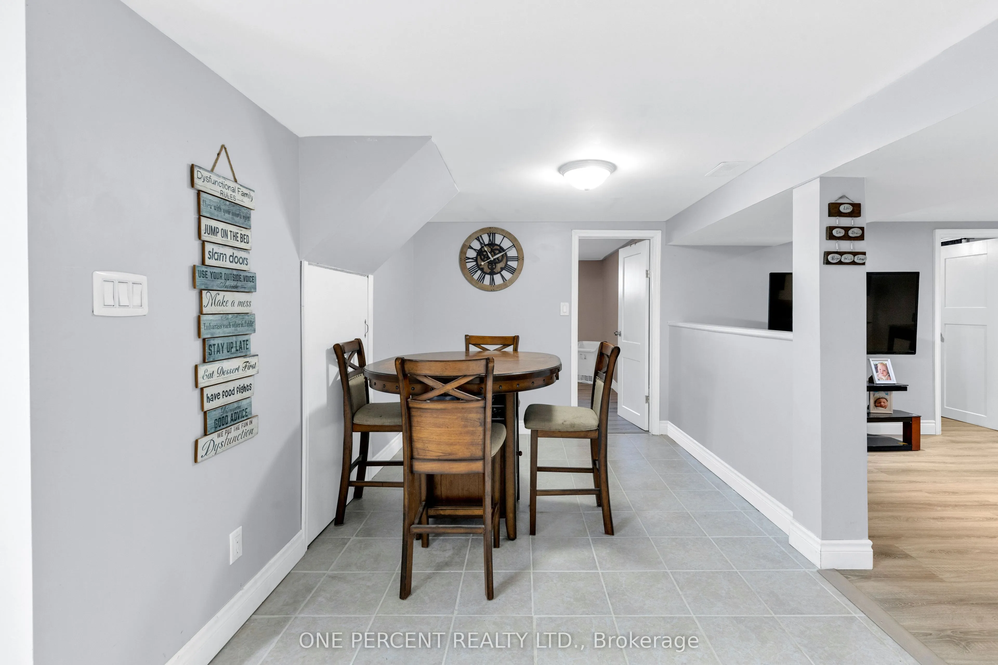 1428 Simcoe Street S