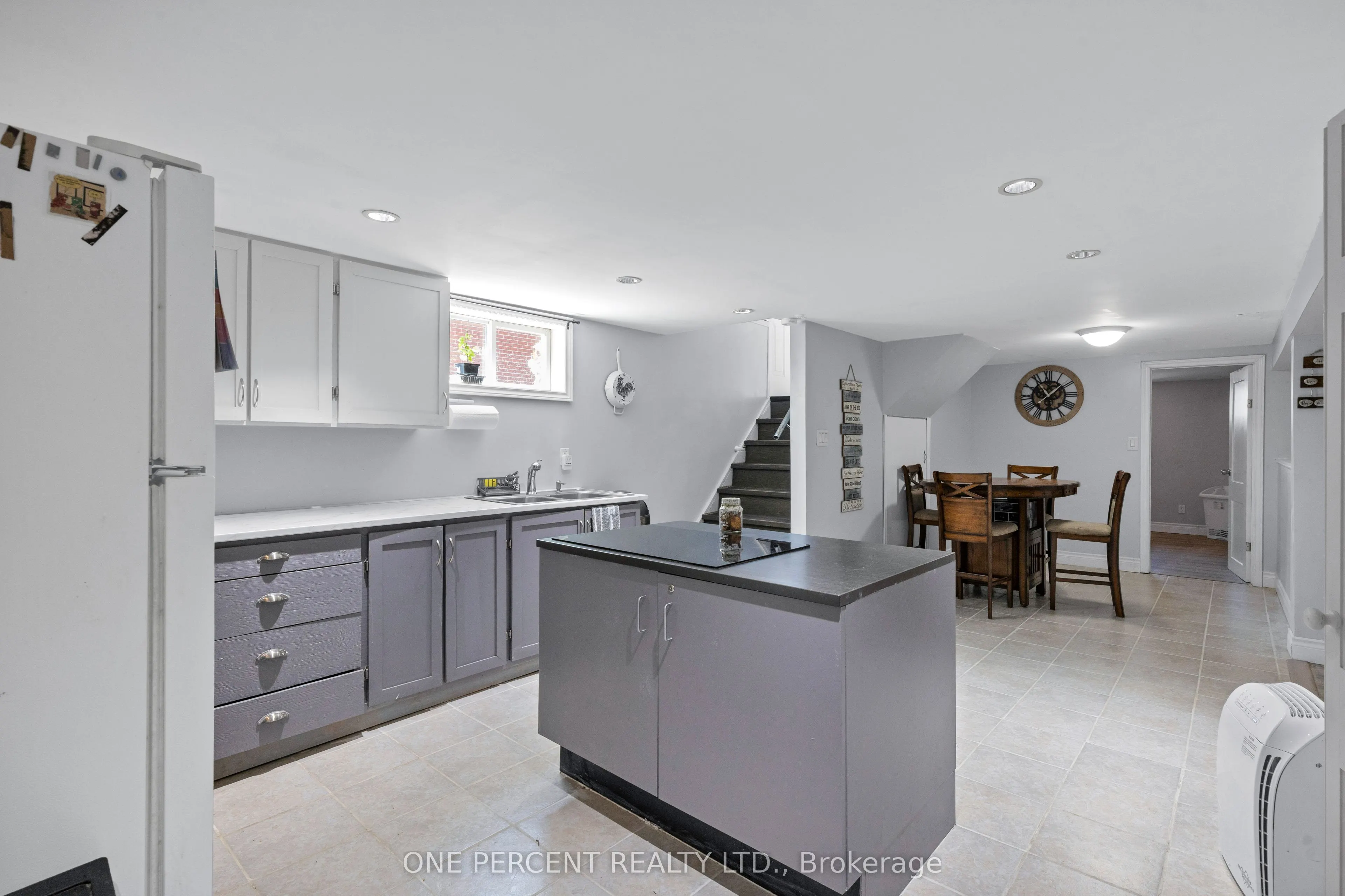 1428 Simcoe Street S