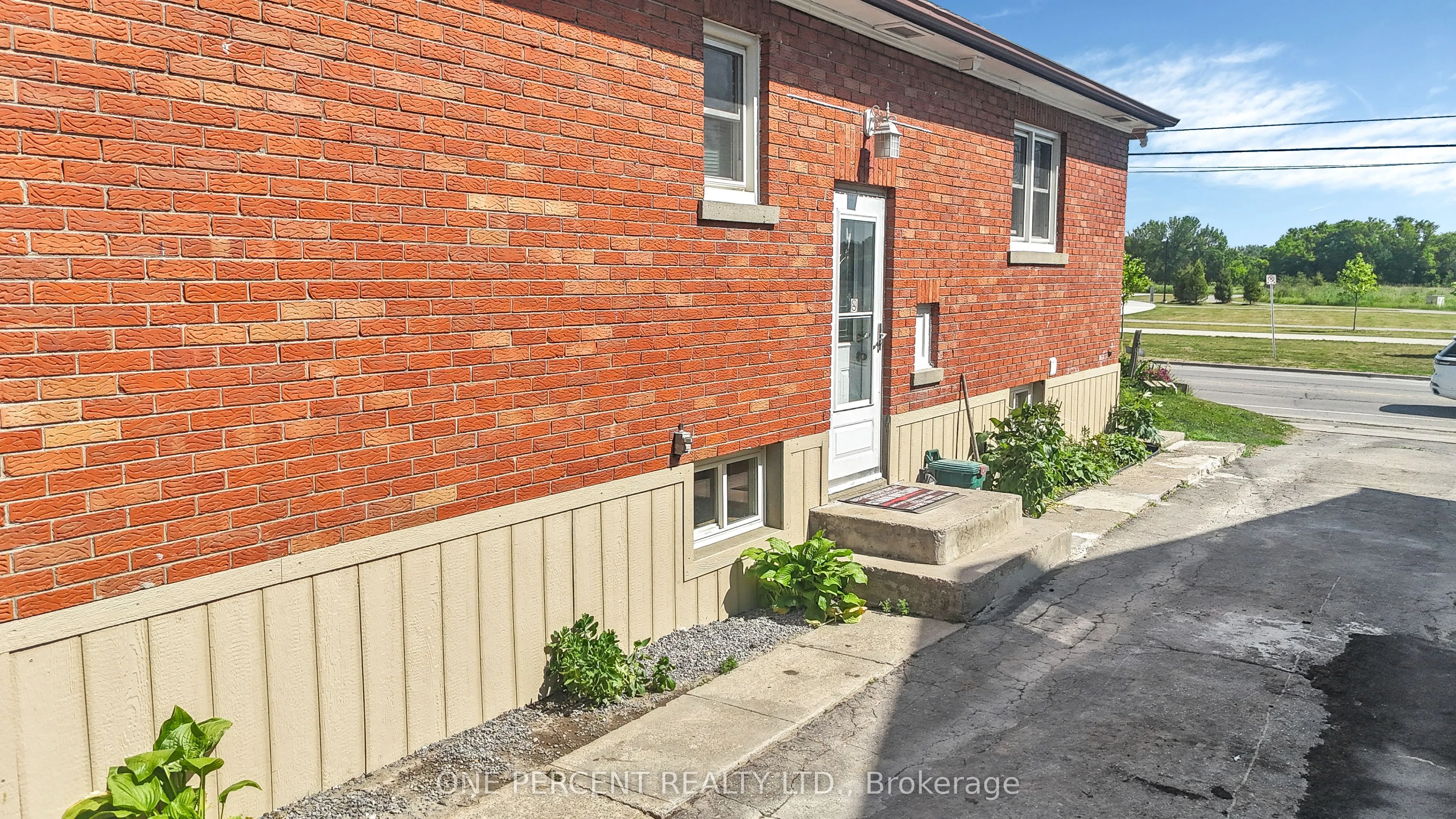 1428 Simcoe Street S