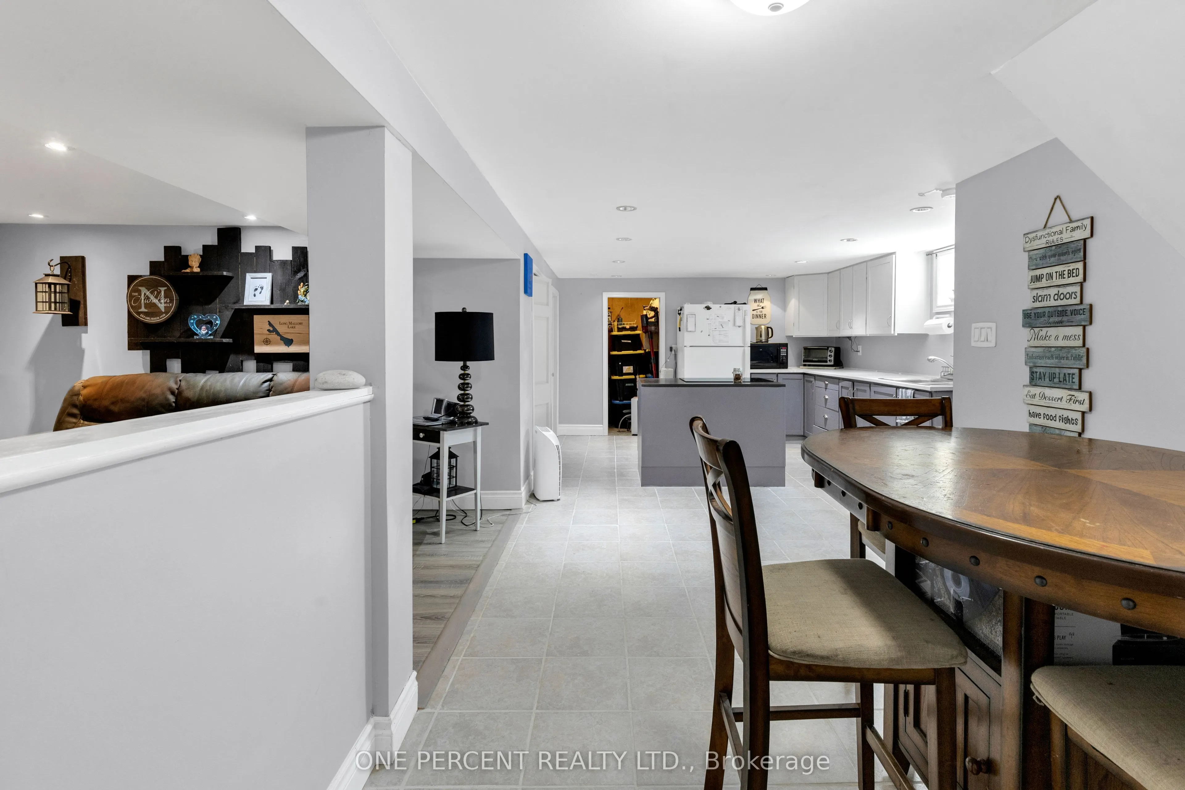 1428 Simcoe Street S