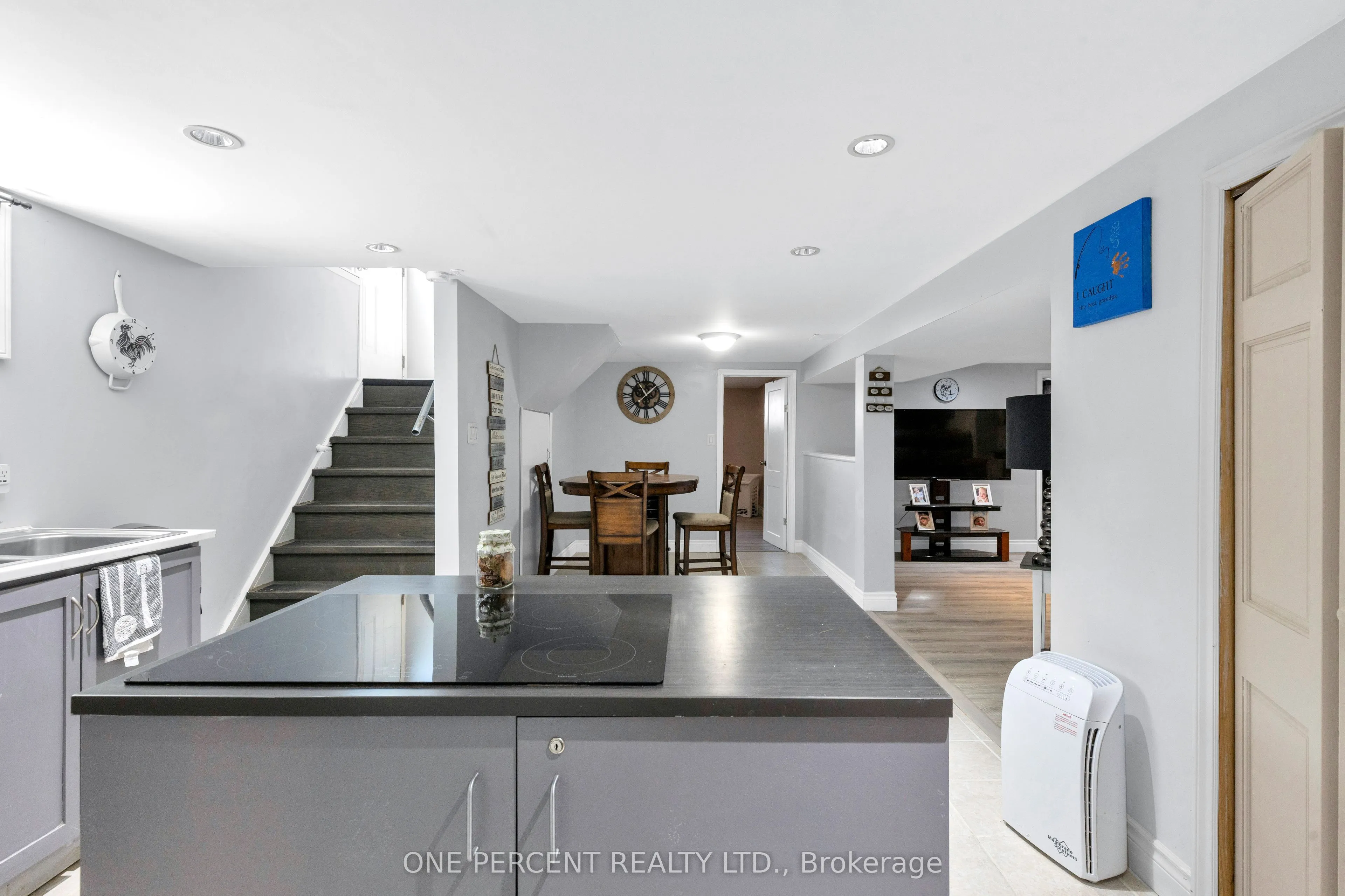 1428 Simcoe Street S