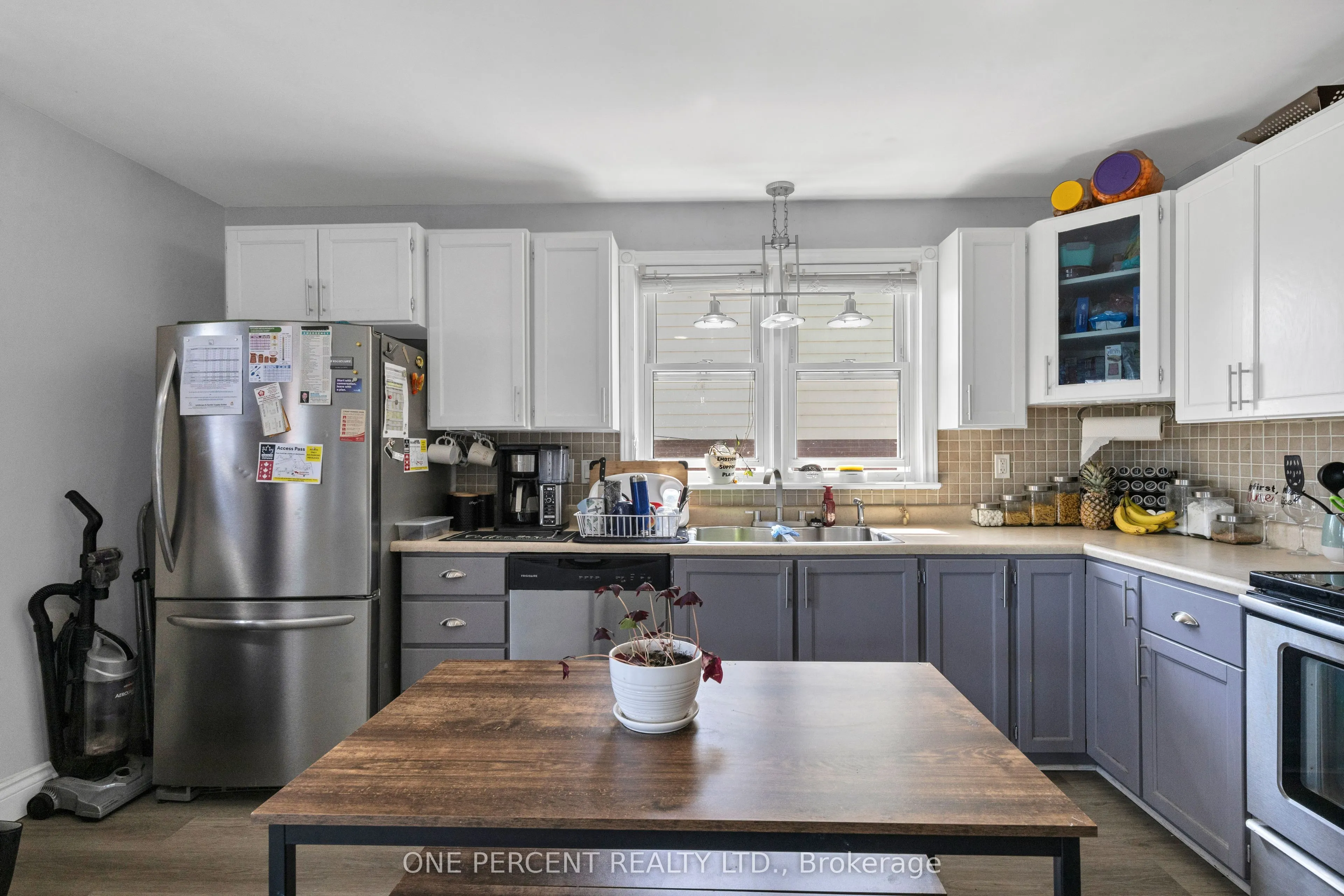 1428 Simcoe Street S