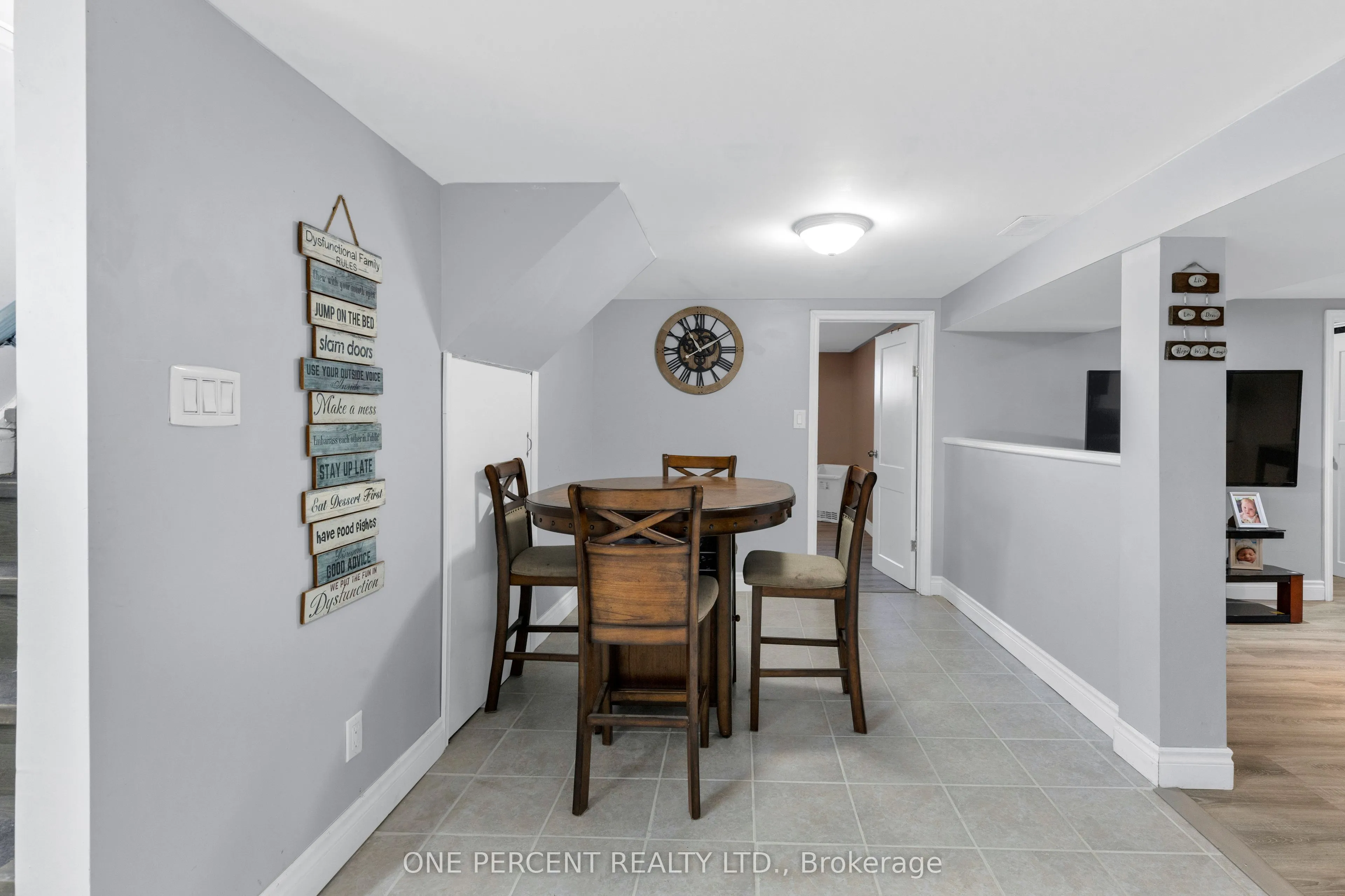 1428 Simcoe Street S