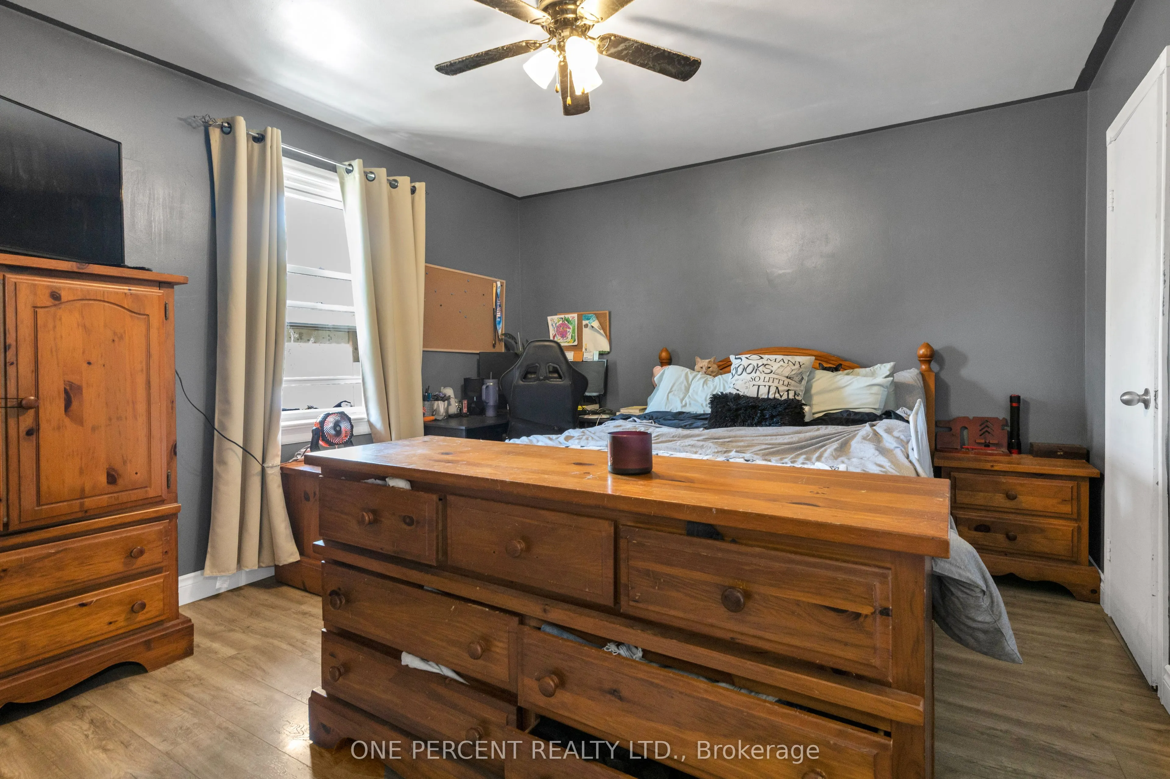 1428 Simcoe Street S