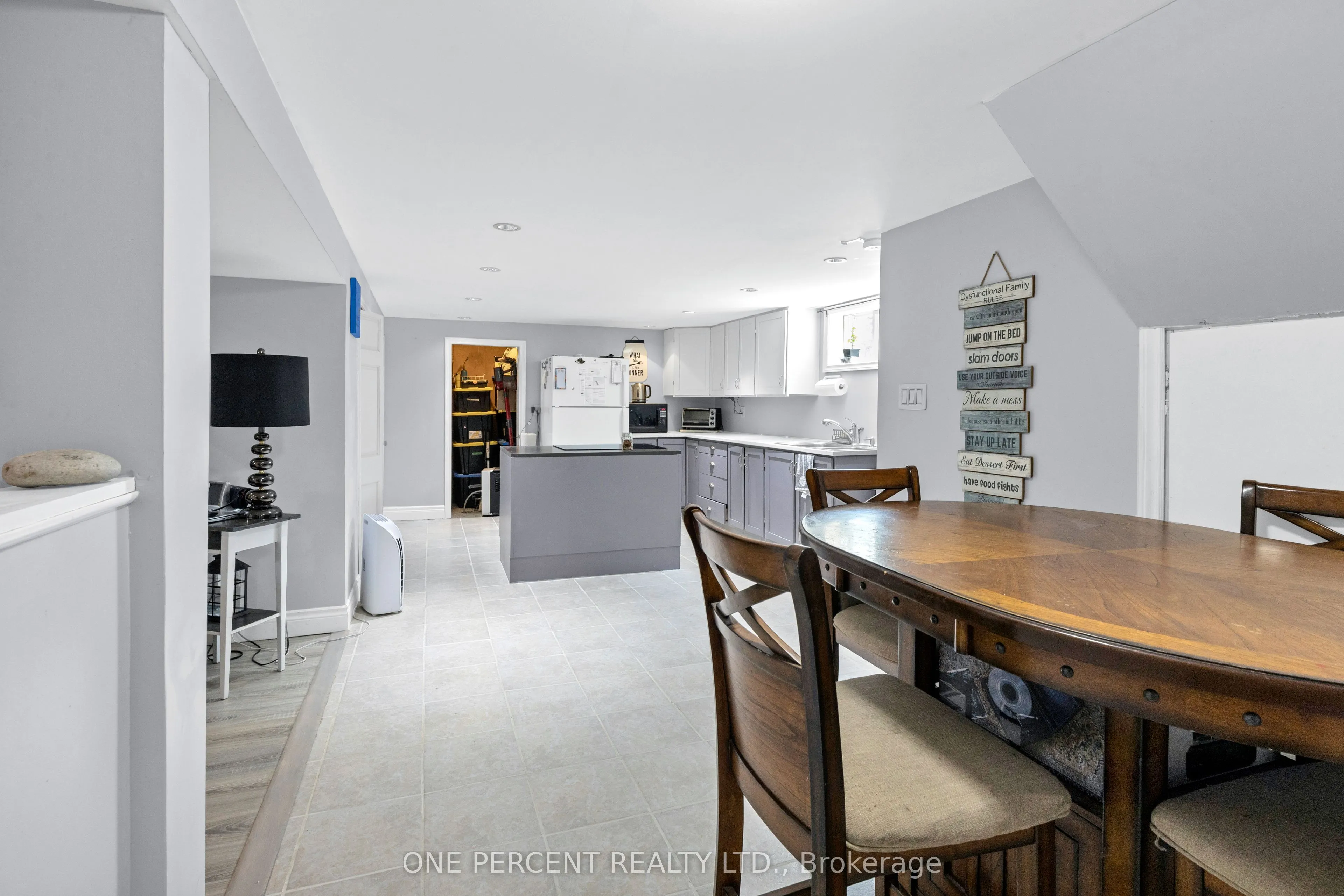 1428 Simcoe Street S