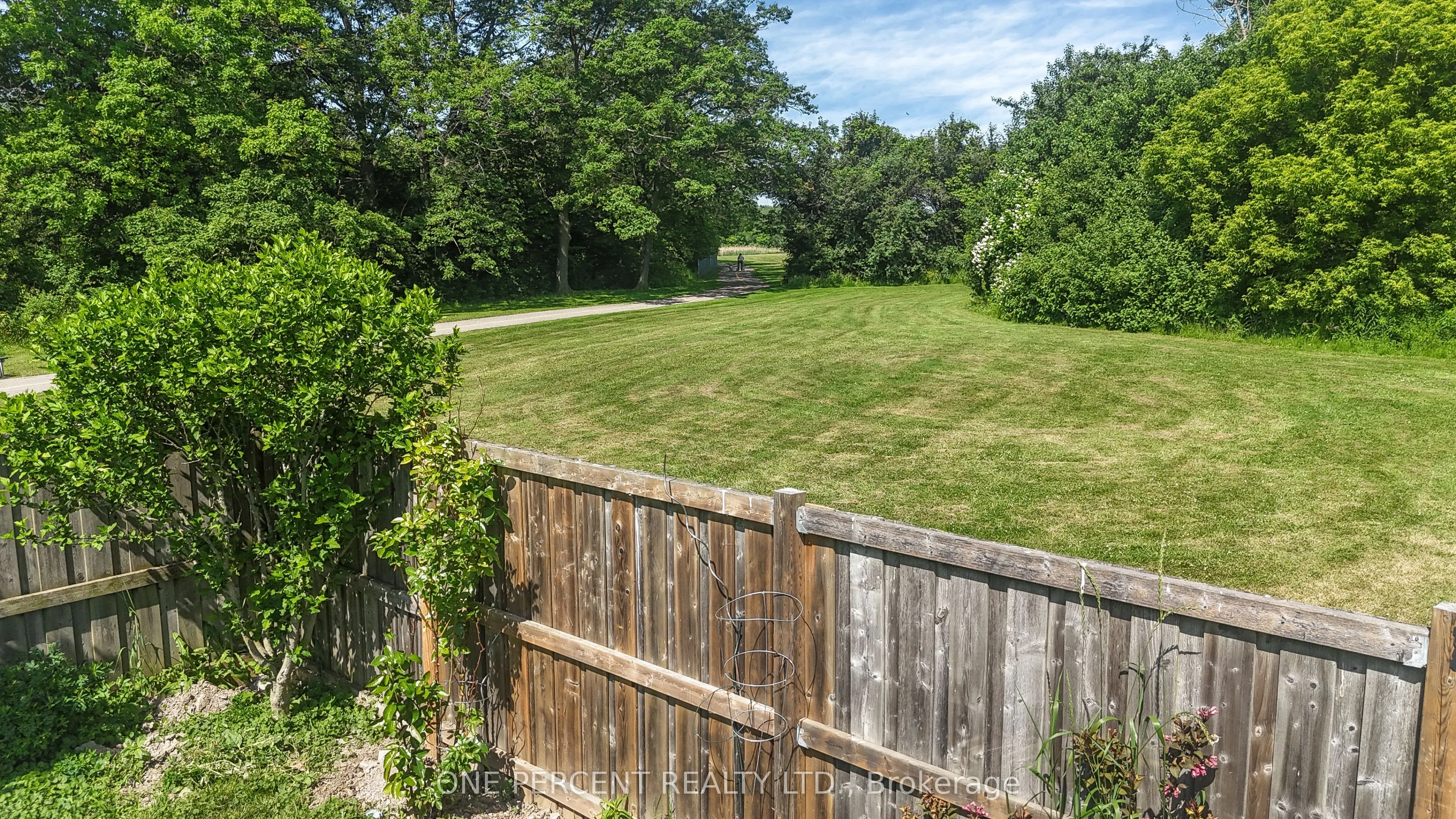 1428 Simcoe Street S