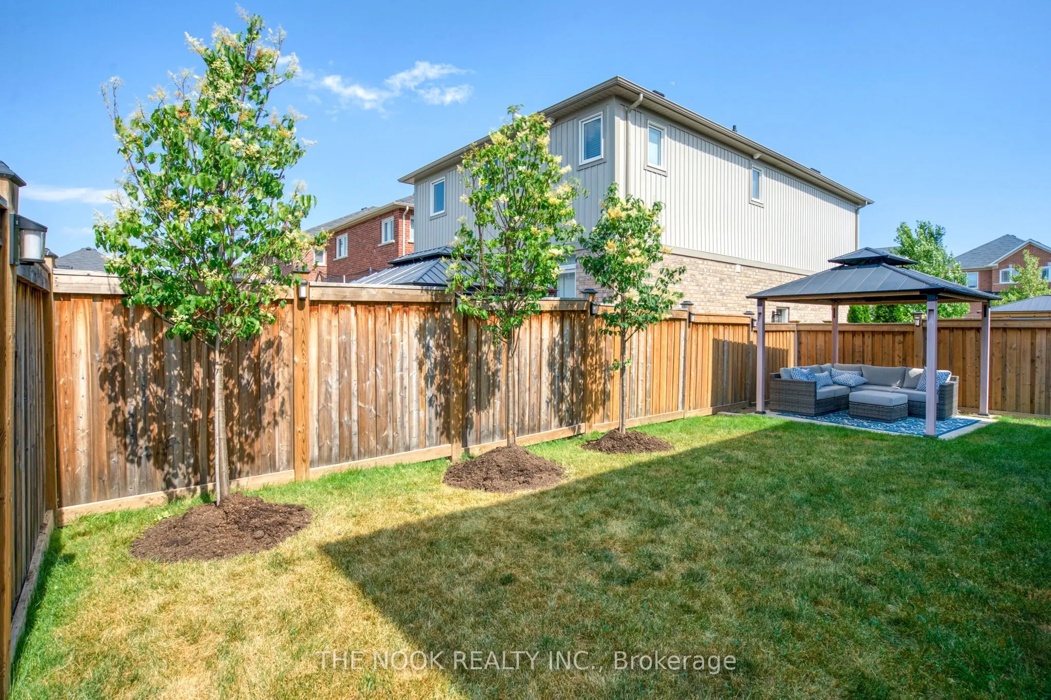 207 Crombie Street