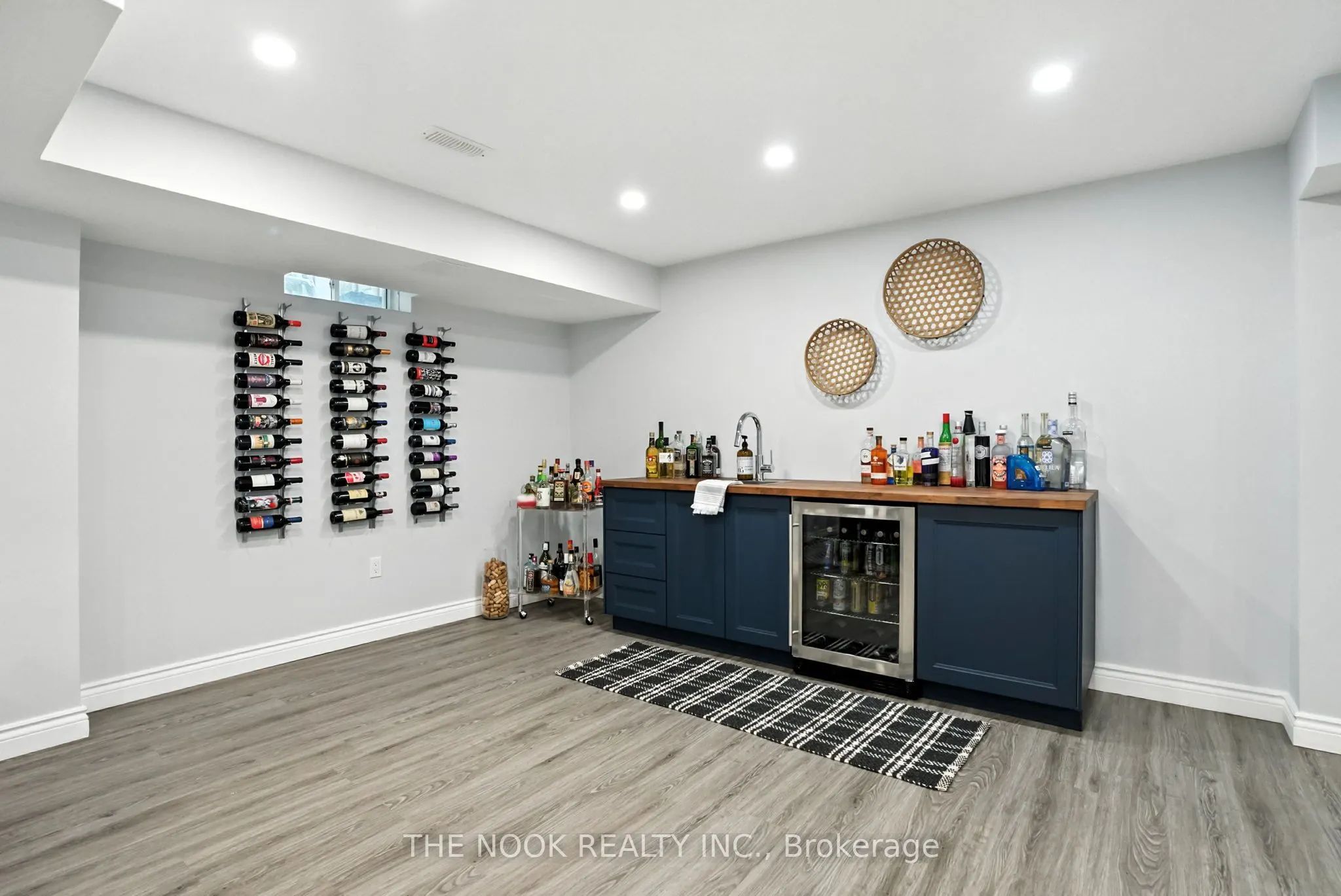 207 Crombie Street