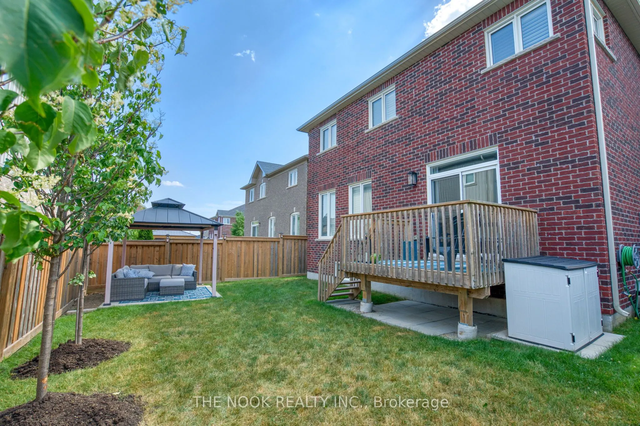 207 Crombie Street