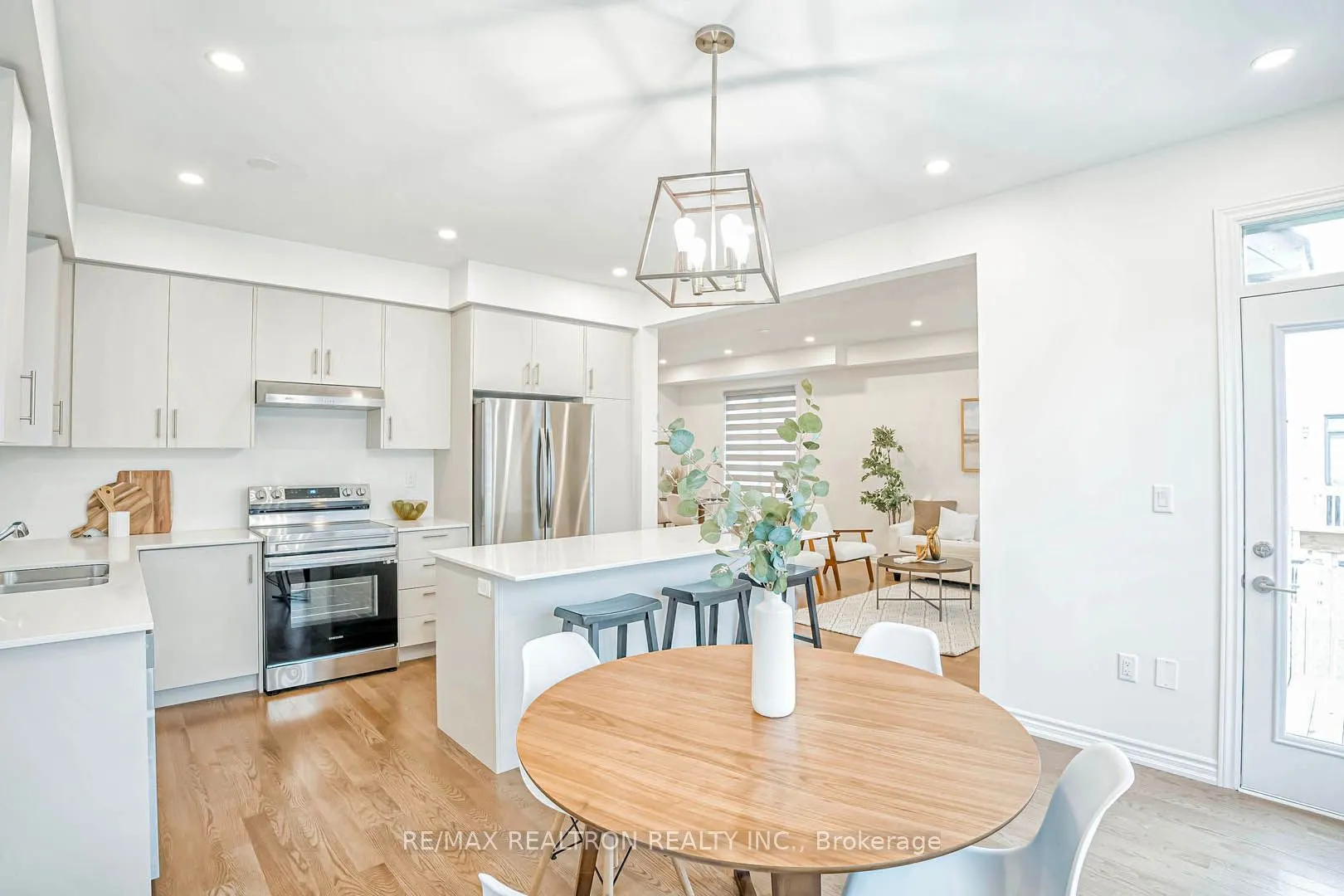 416 Coronation Road