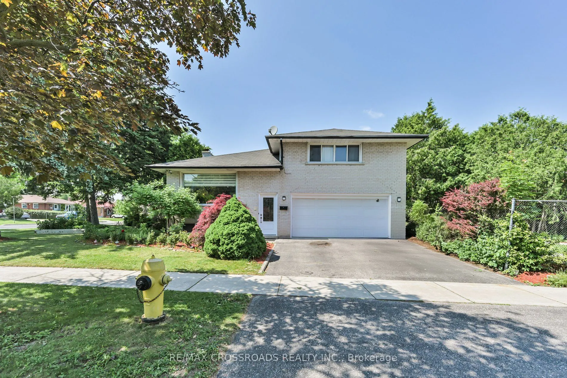 2 Eastpark Boulevard